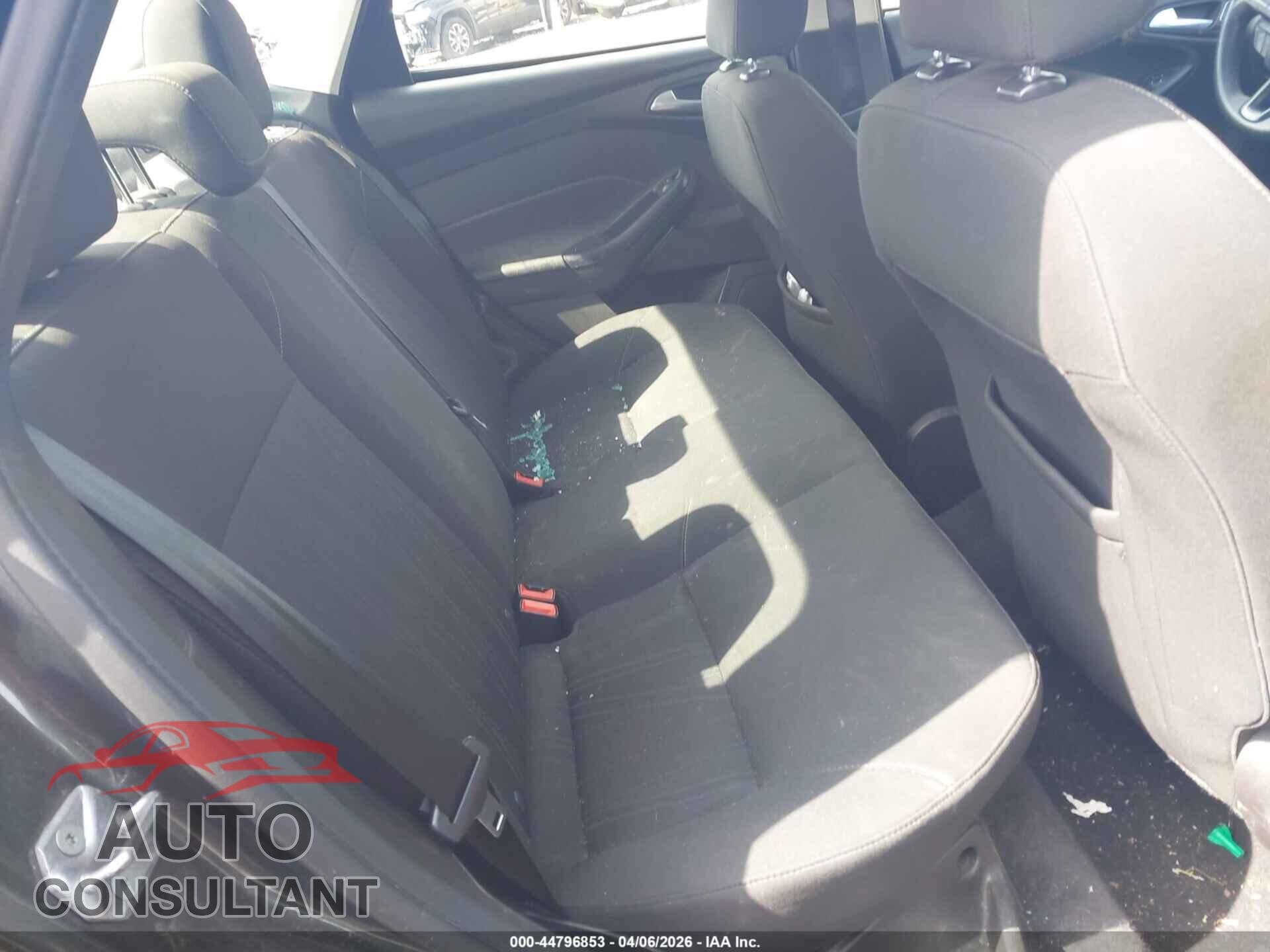 FORD FOCUS 2016 - 1FADP3F23GL305157