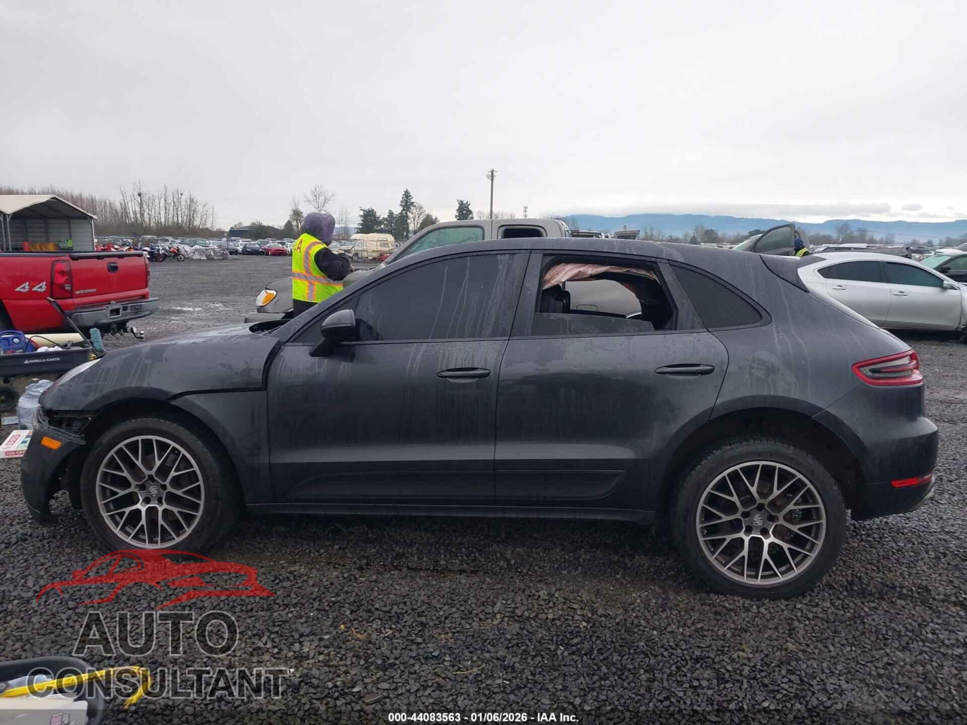 PORSCHE MACAN 2018 - WP1AA2A56JLB04210