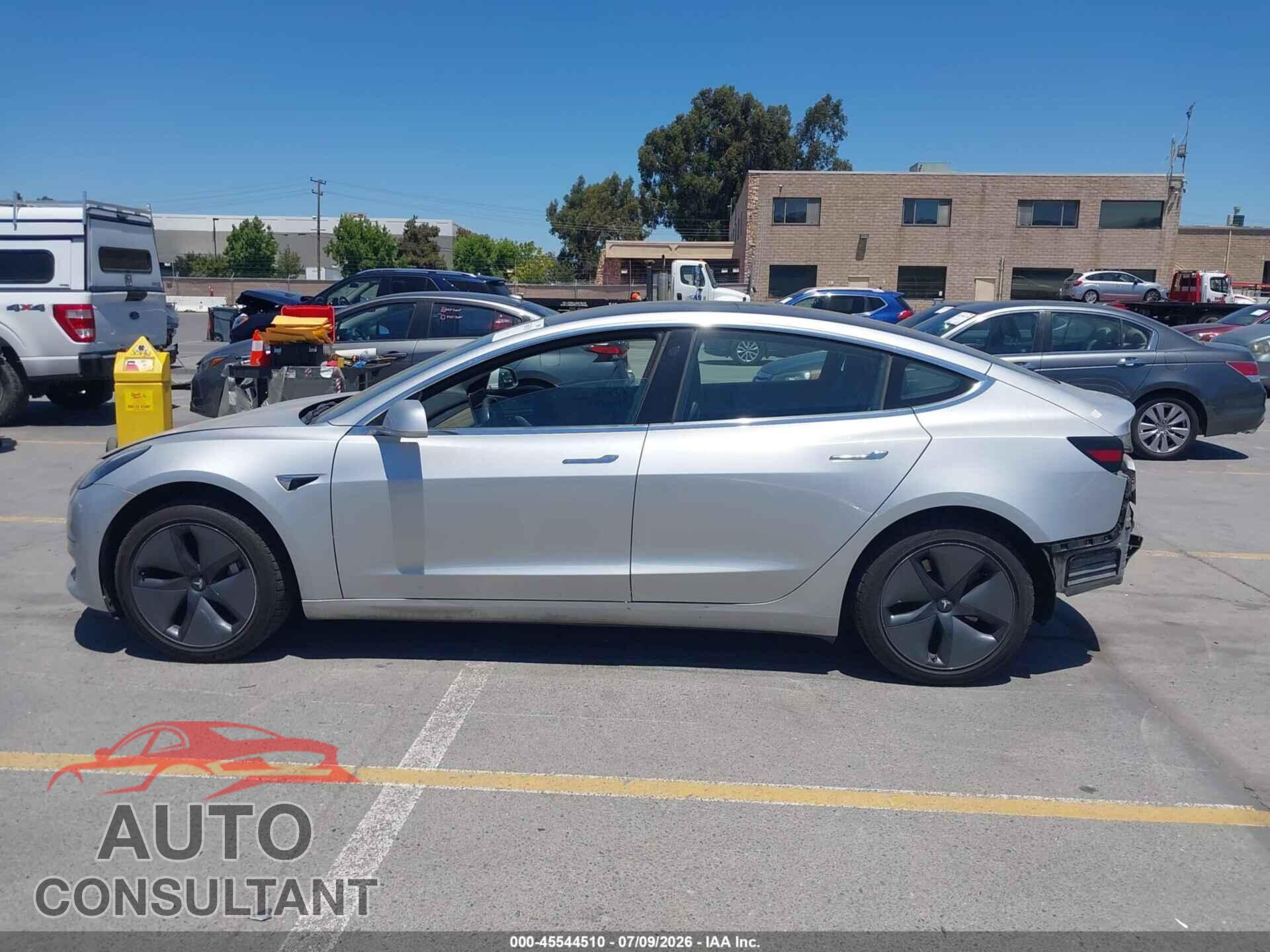 TESLA MODEL 3 2018 - 5YJ3E1EA5JF030653