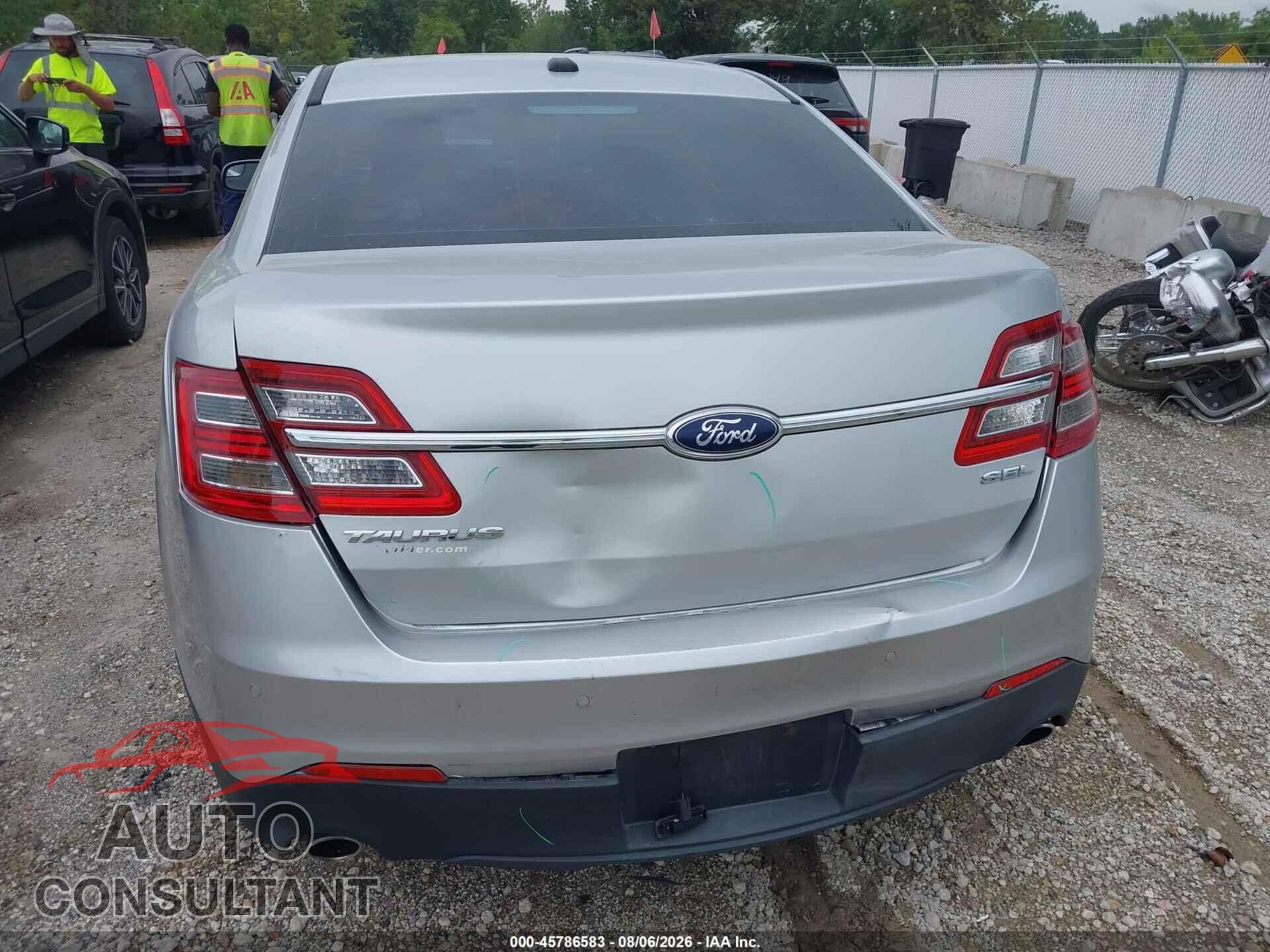 FORD TAURUS 2013 - 1FAHP2E81DG156527