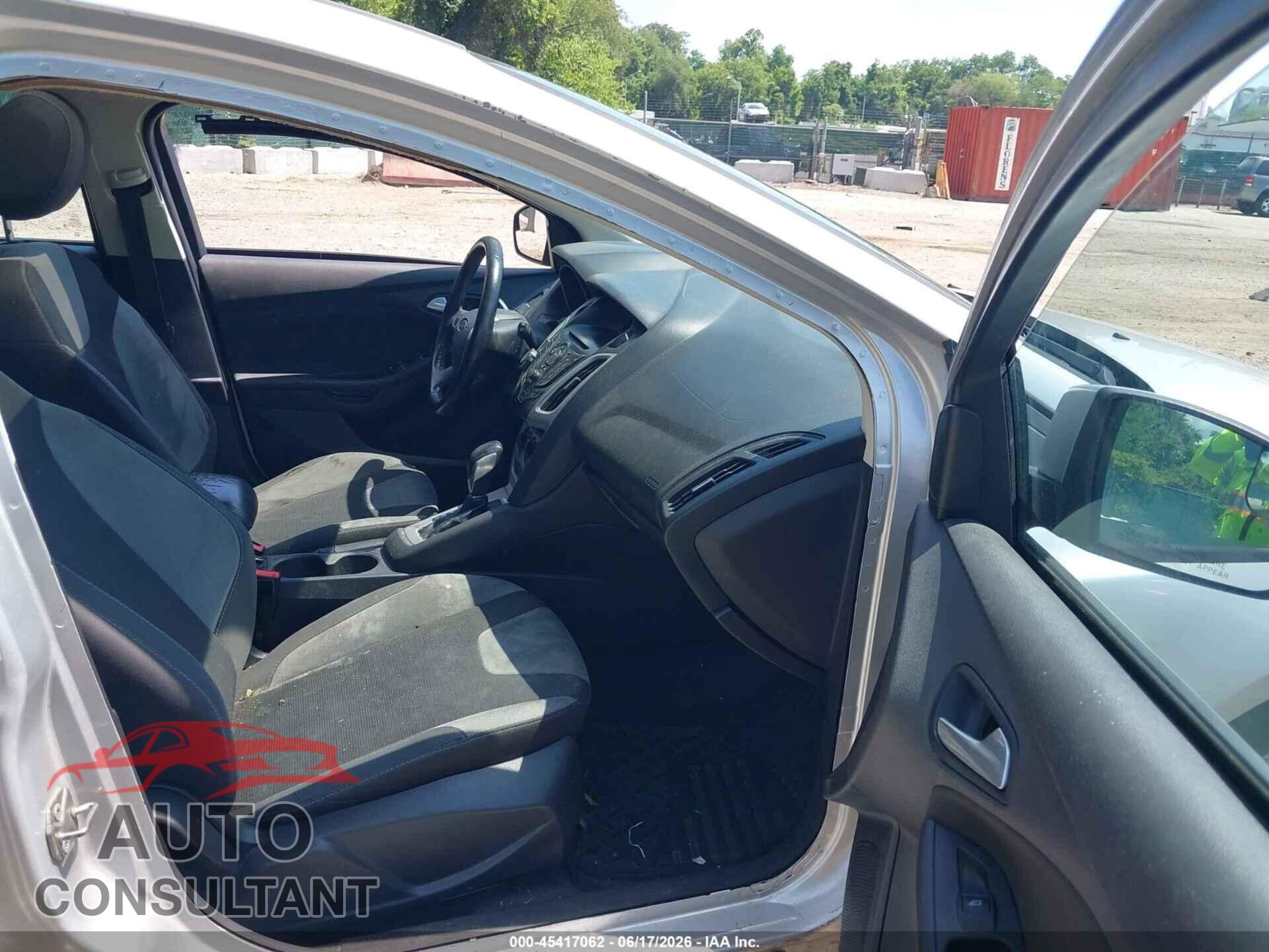 FORD FOCUS 2014 - 1FADP3K22EL303340