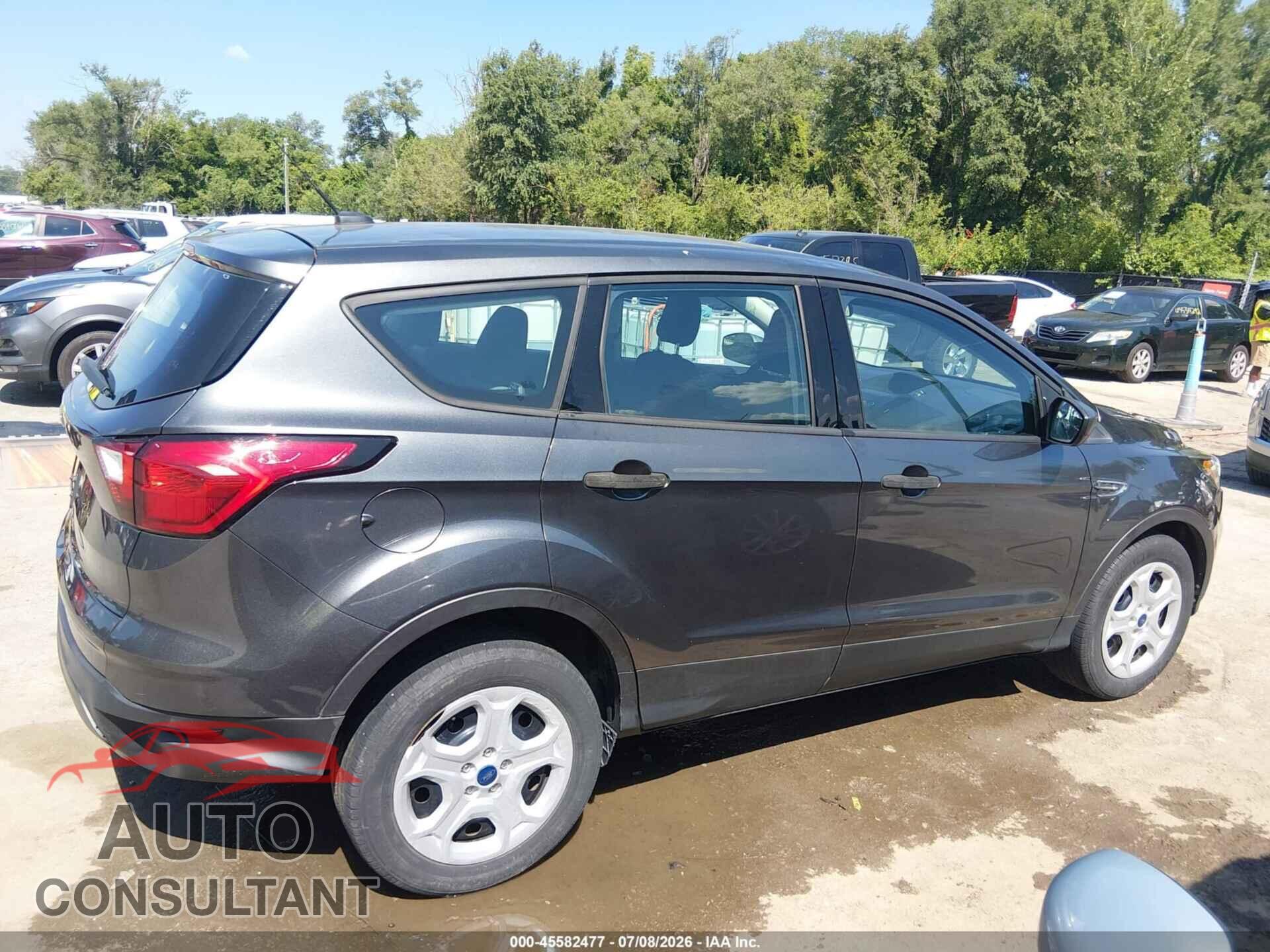 FORD ESCAPE 2019 - 1FMCU0F70KUB02492