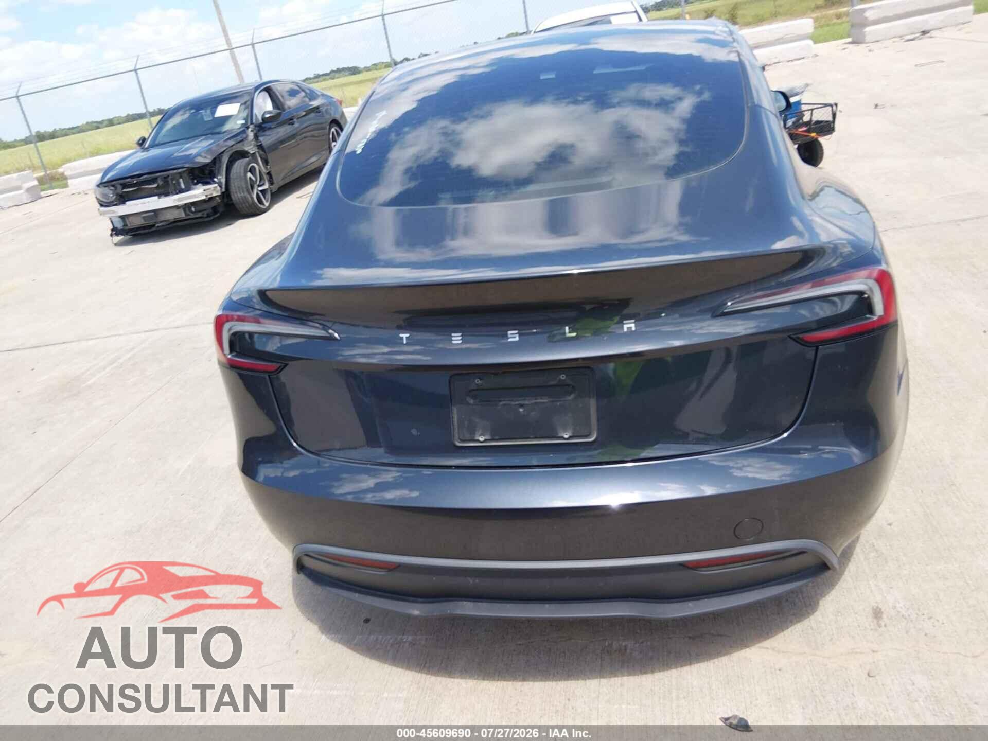 TESLA MODEL 3 2024 - 5YJ3E1EA4RF738128