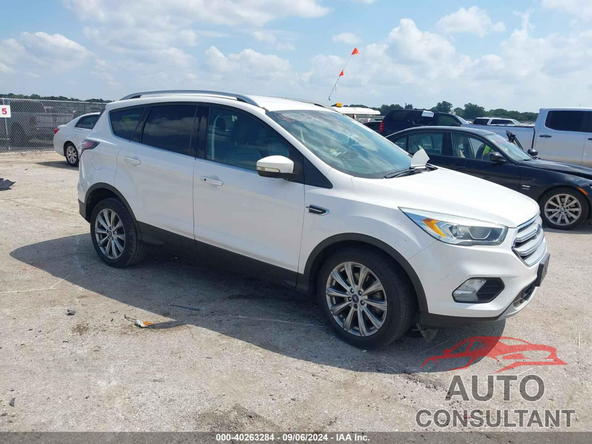 FORD ESCAPE 2017 - 1FMCU0J97HUA13729