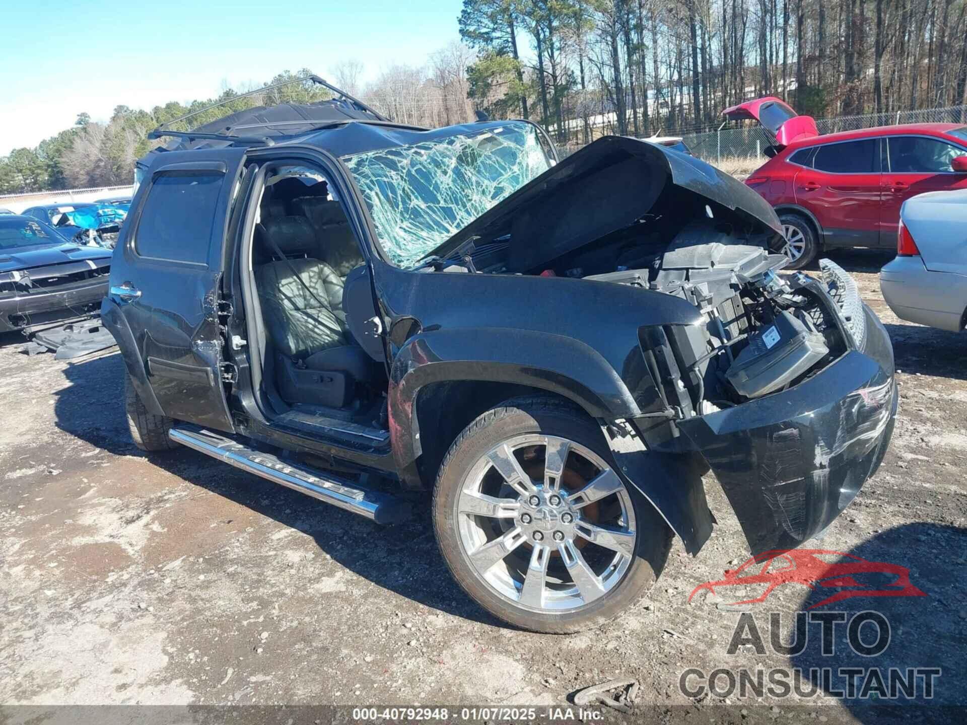 CHEVROLET TAHOE 2013 - 1GNSCBE09DR269188