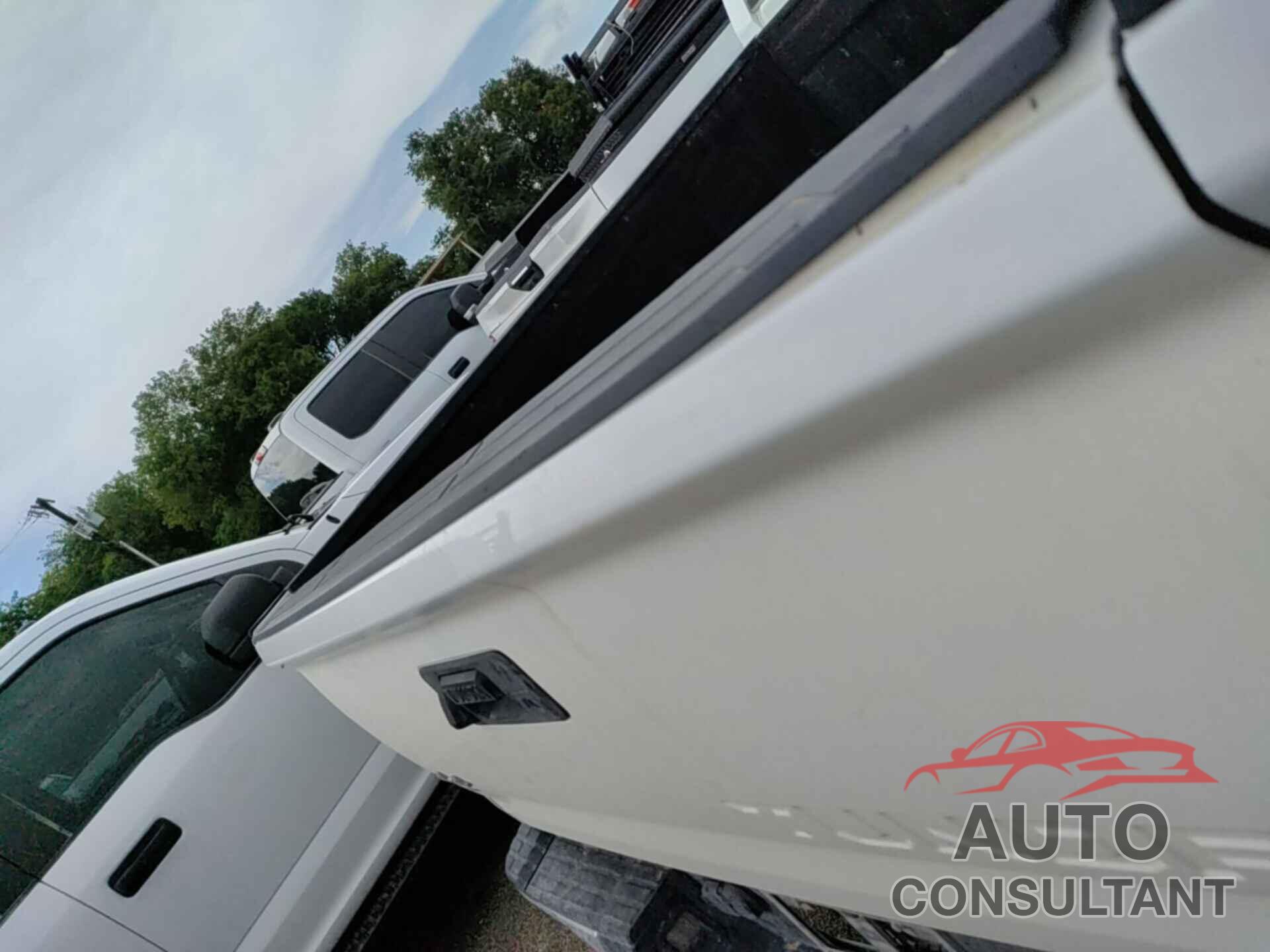 TOYOTA TUNDRA 2017 - 5TFUW5F1XHX645688