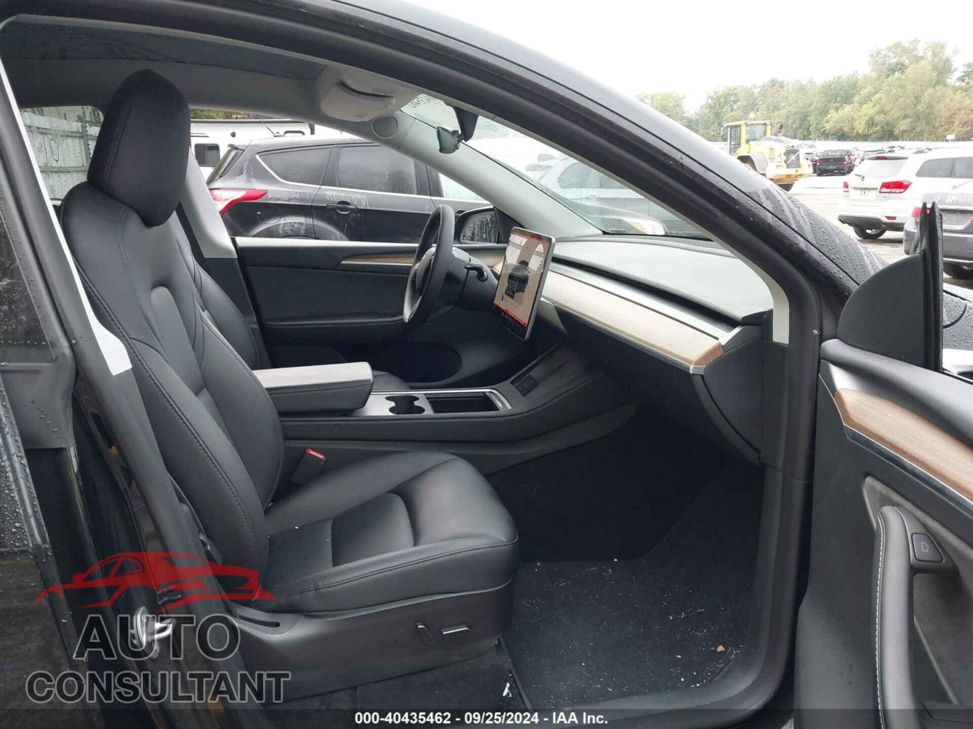 TESLA MODEL Y 2023 - 7SAYGAEE1PF646140