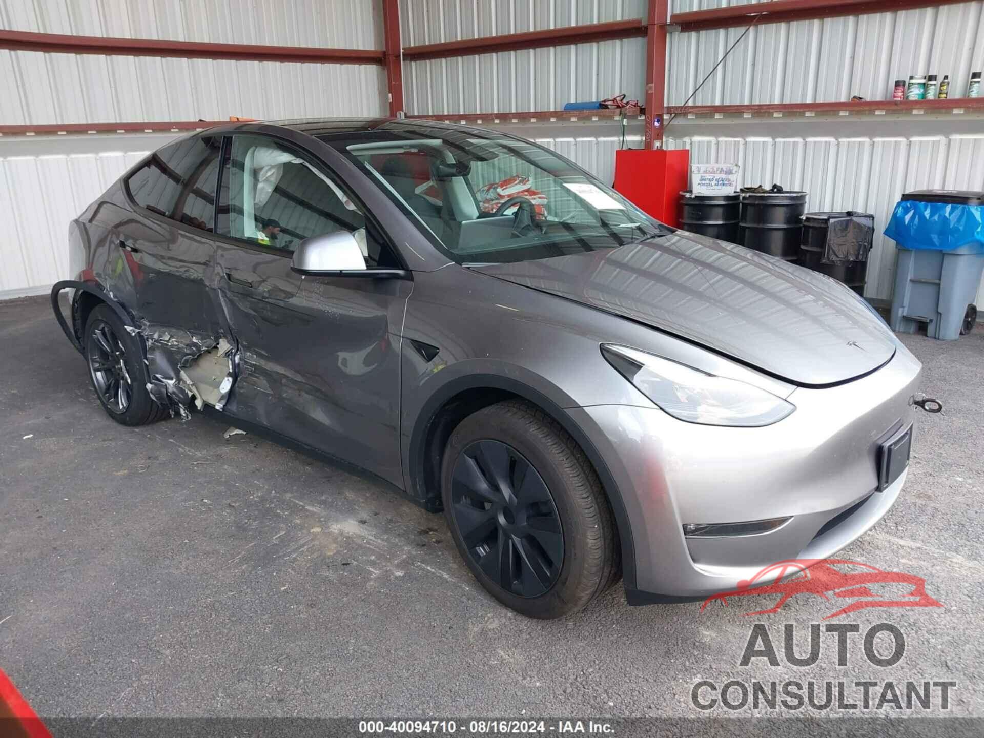 TESLA MODEL Y 2024 - 7SAYGDEE1RA295991