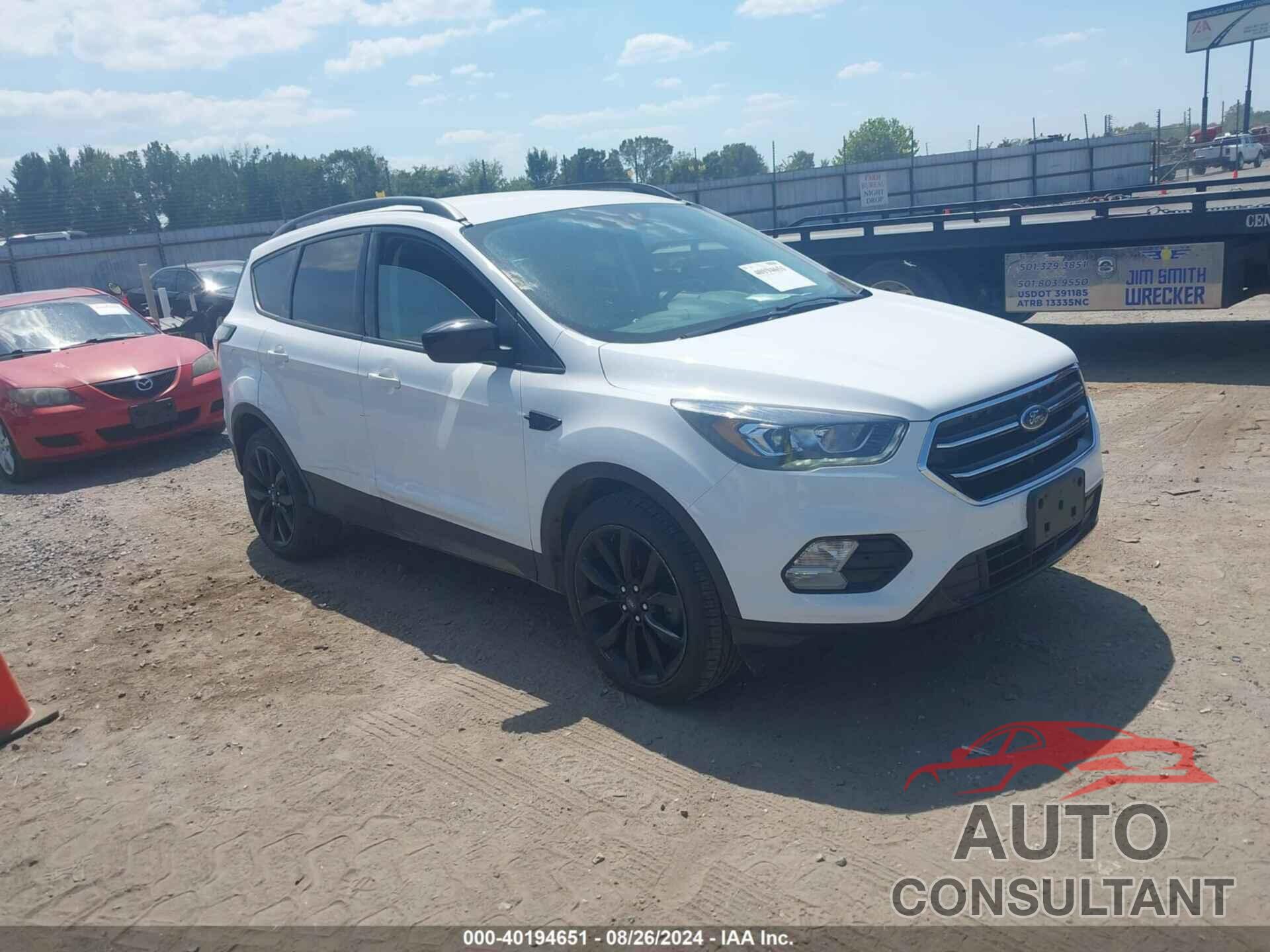 FORD ESCAPE 2018 - 1FMCU0GDXJUD37582