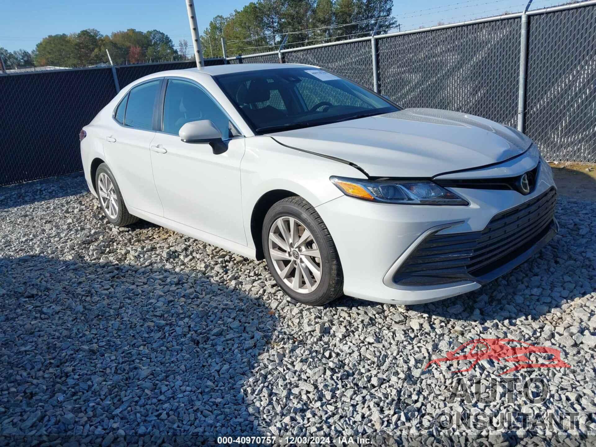 TOYOTA CAMRY 2022 - 4T1C11AK8NU058014