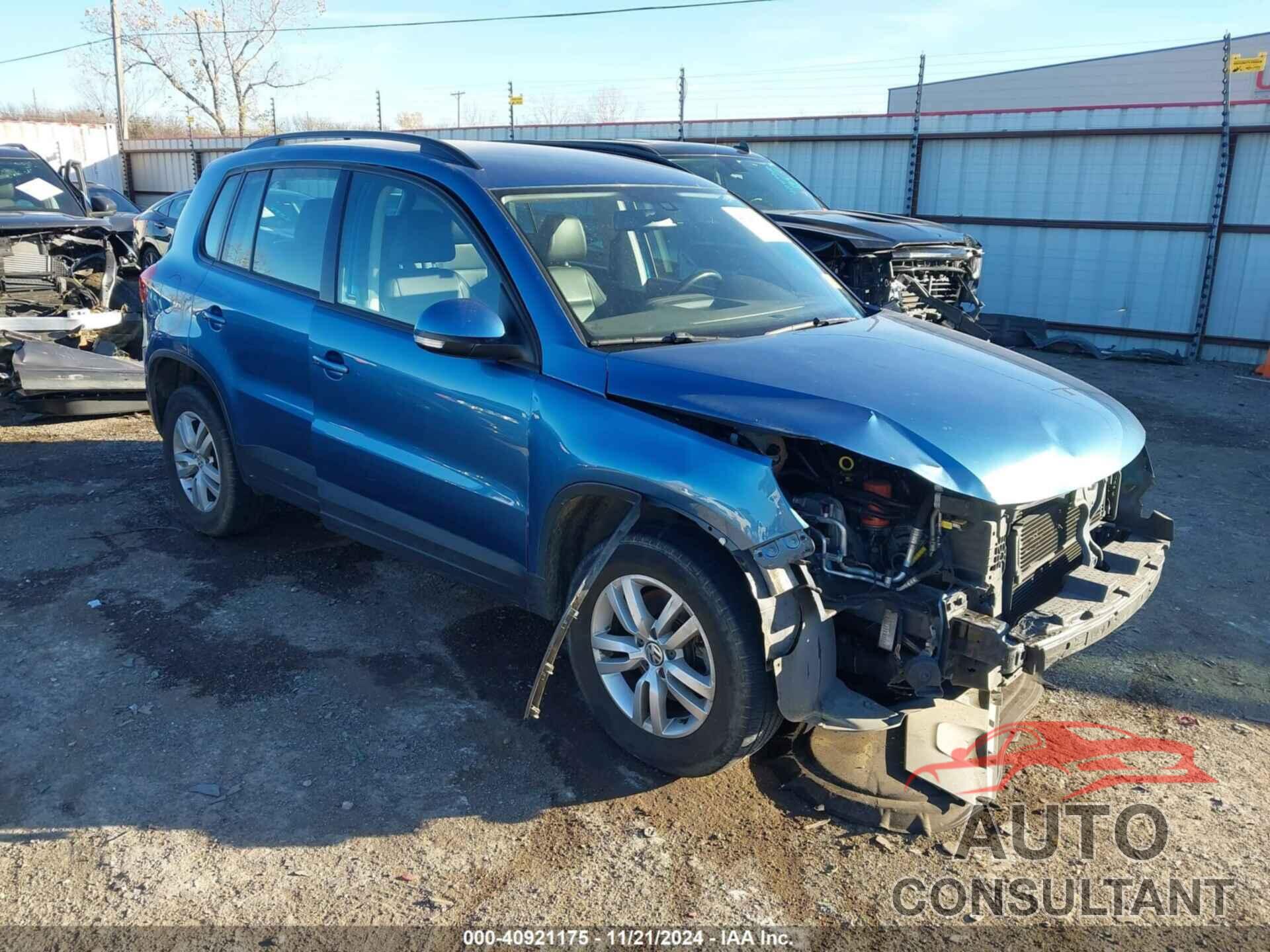 VOLKSWAGEN TIGUAN 2017 - WVGBV7AX2HK008501