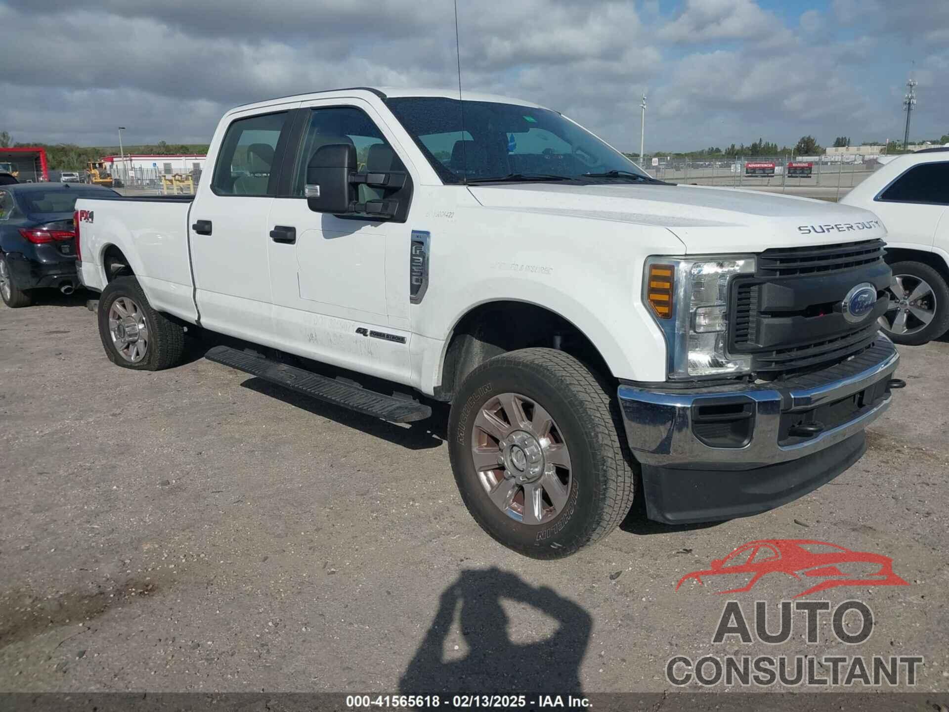 FORD F-350 2017 - 1FT8W3BT4HEF27158
