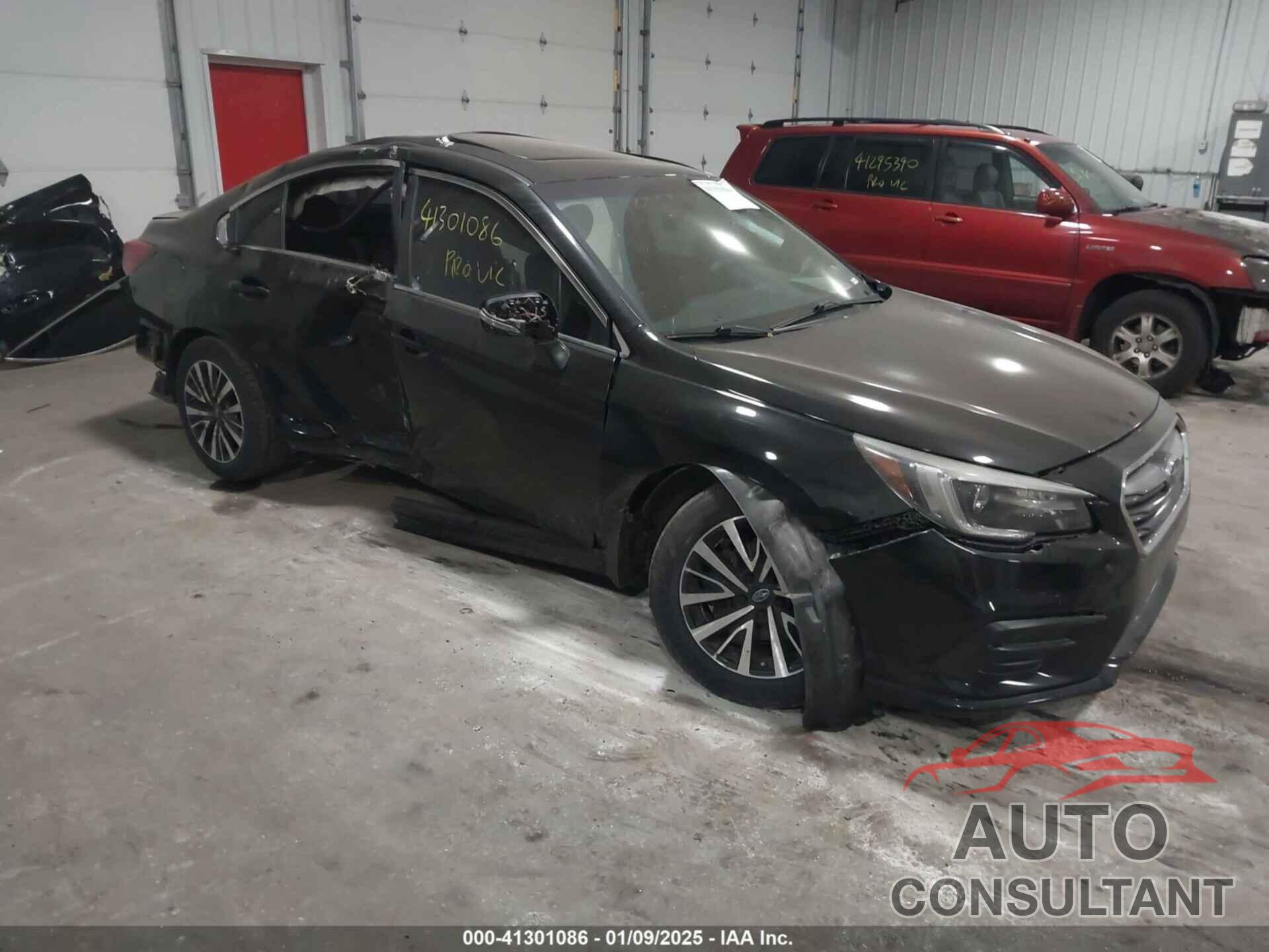 SUBARU LEGACY 2018 - 4S3BNAN64J3007157