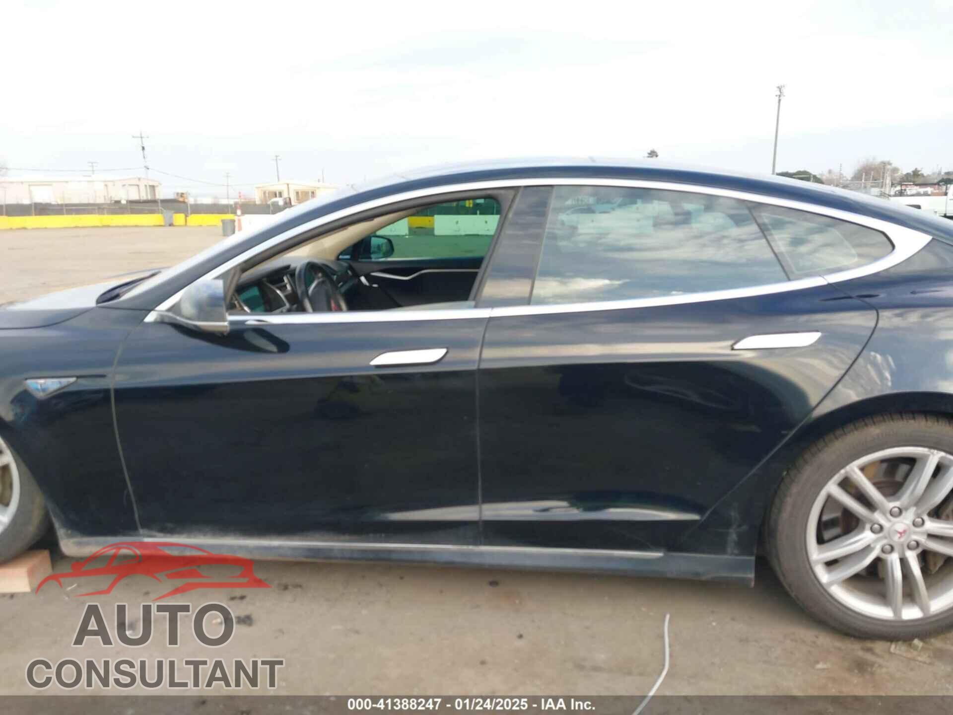 TESLA MODEL S 2013 - 5YJSA1AG0DFP12913