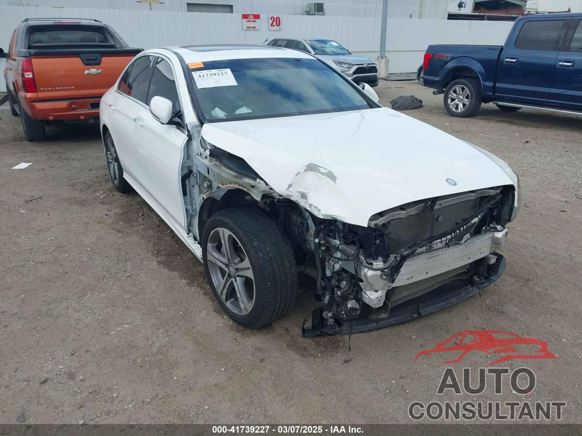MERCEDES-BENZ E 300 2017 - WDDZF4KB1HA215586
