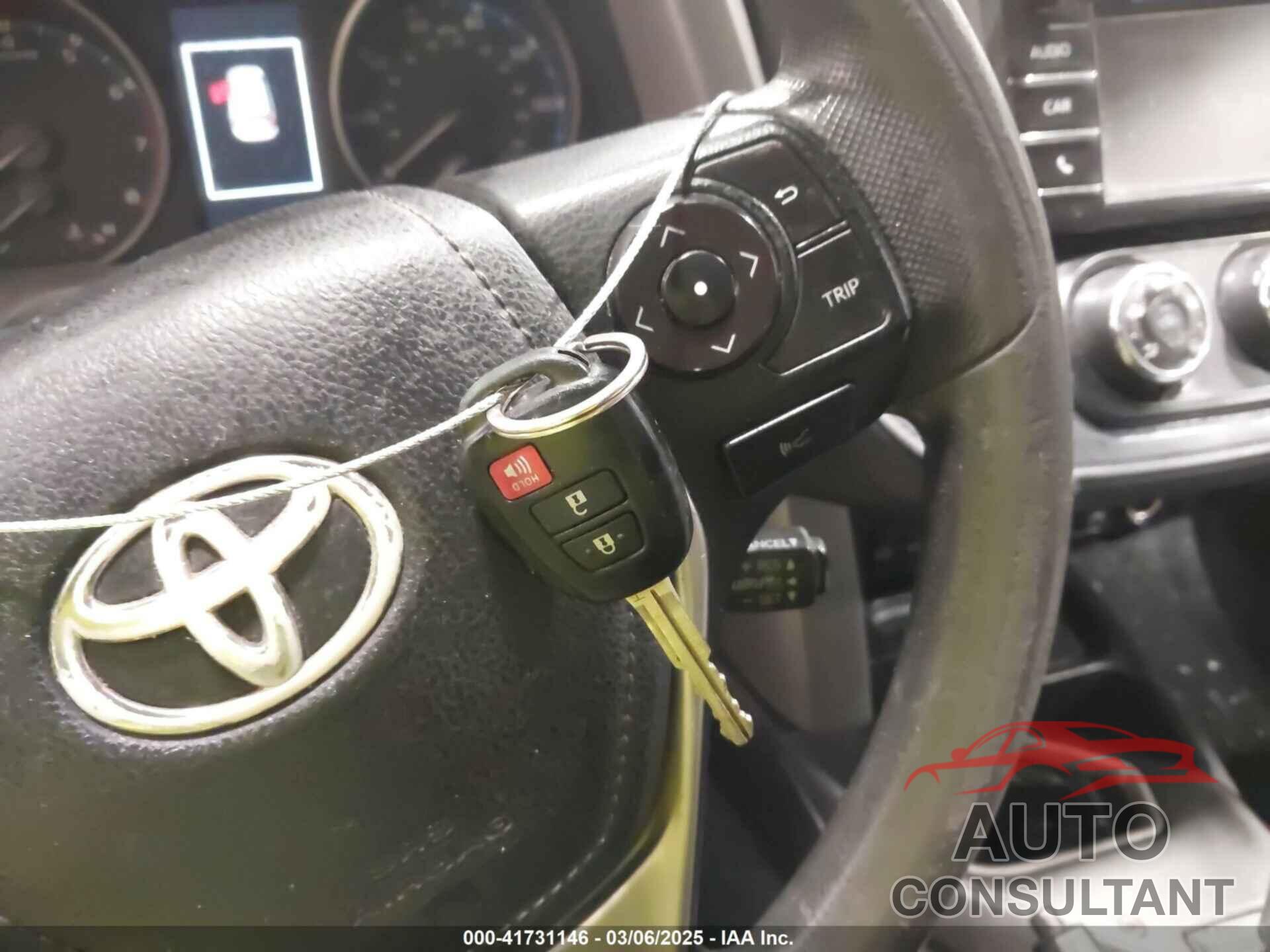 TOYOTA RAV4 2017 - 2T3BFREV8HW646796