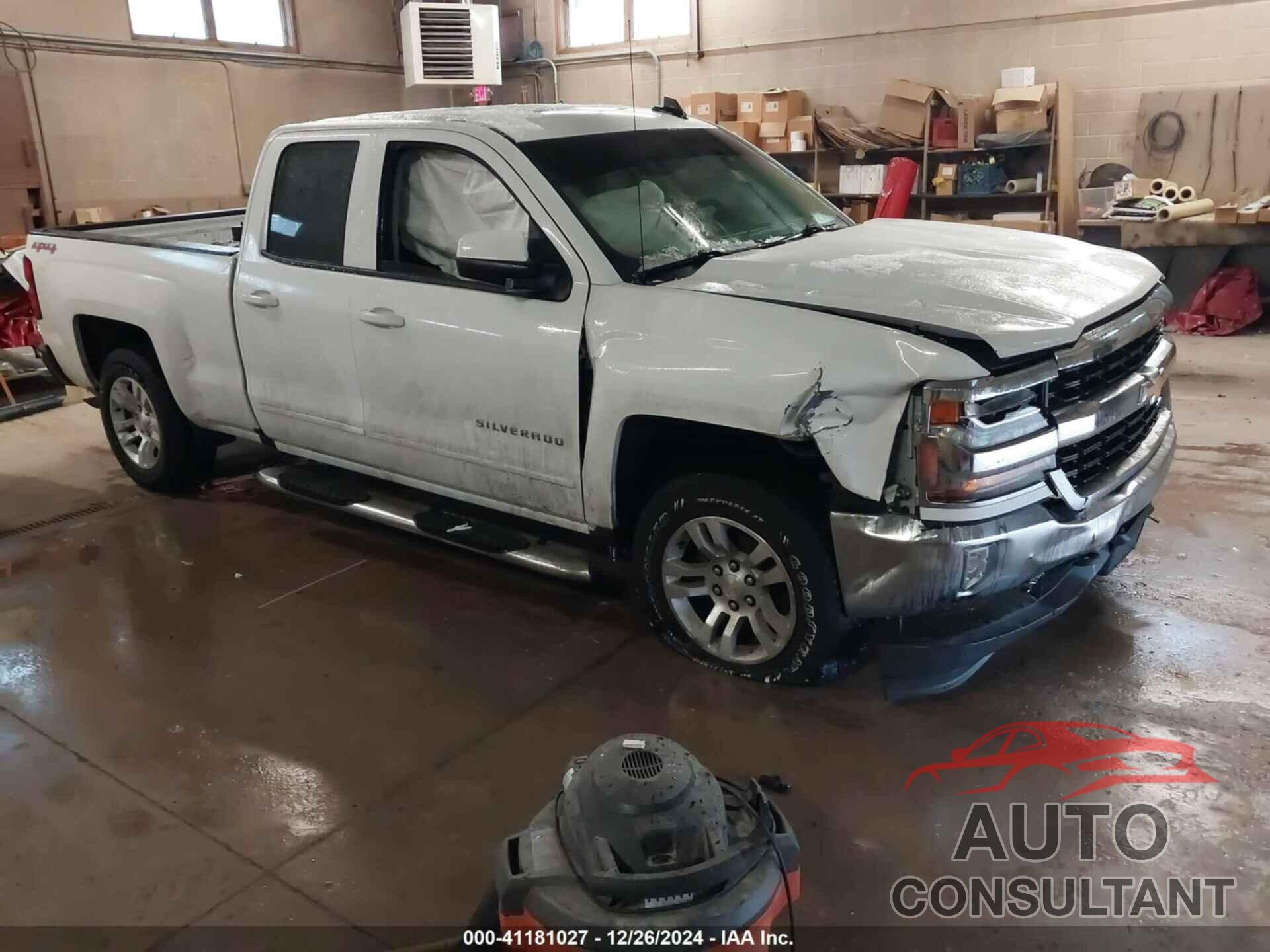 CHEVROLET SILVERADO 1500 2017 - 1GCVKREC7HZ393011