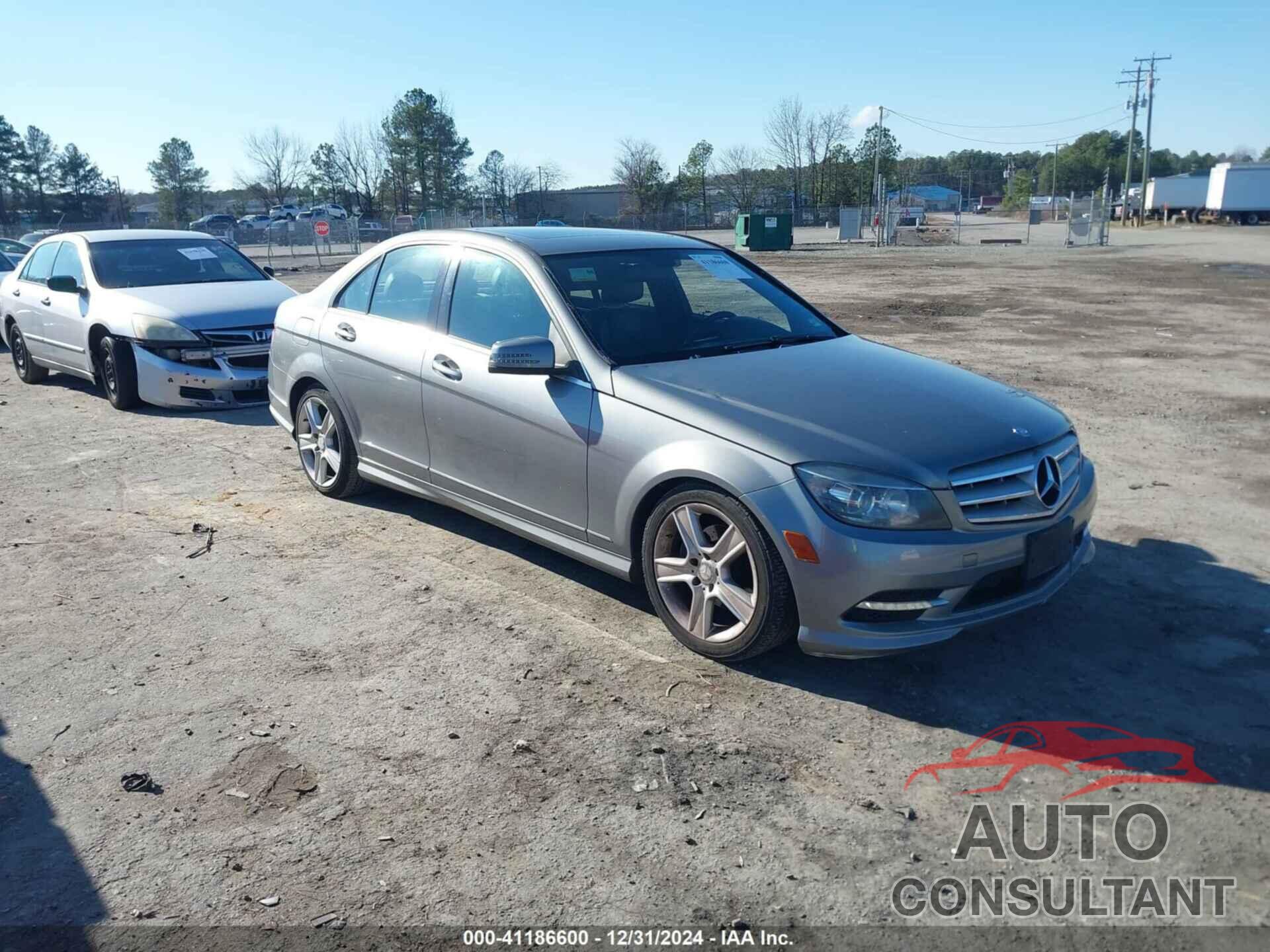 MERCEDES-BENZ C 300 2011 - WDDGF8BB4BR158419