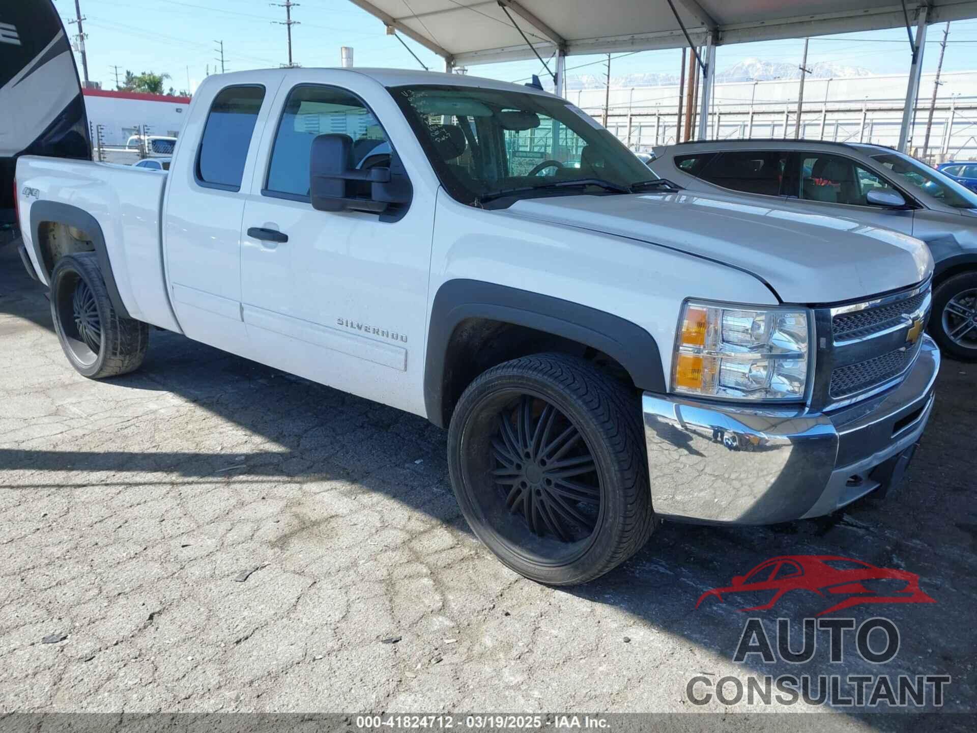CHEVROLET SILVERADO 1500 2013 - 1GCRKSE78DZ393721