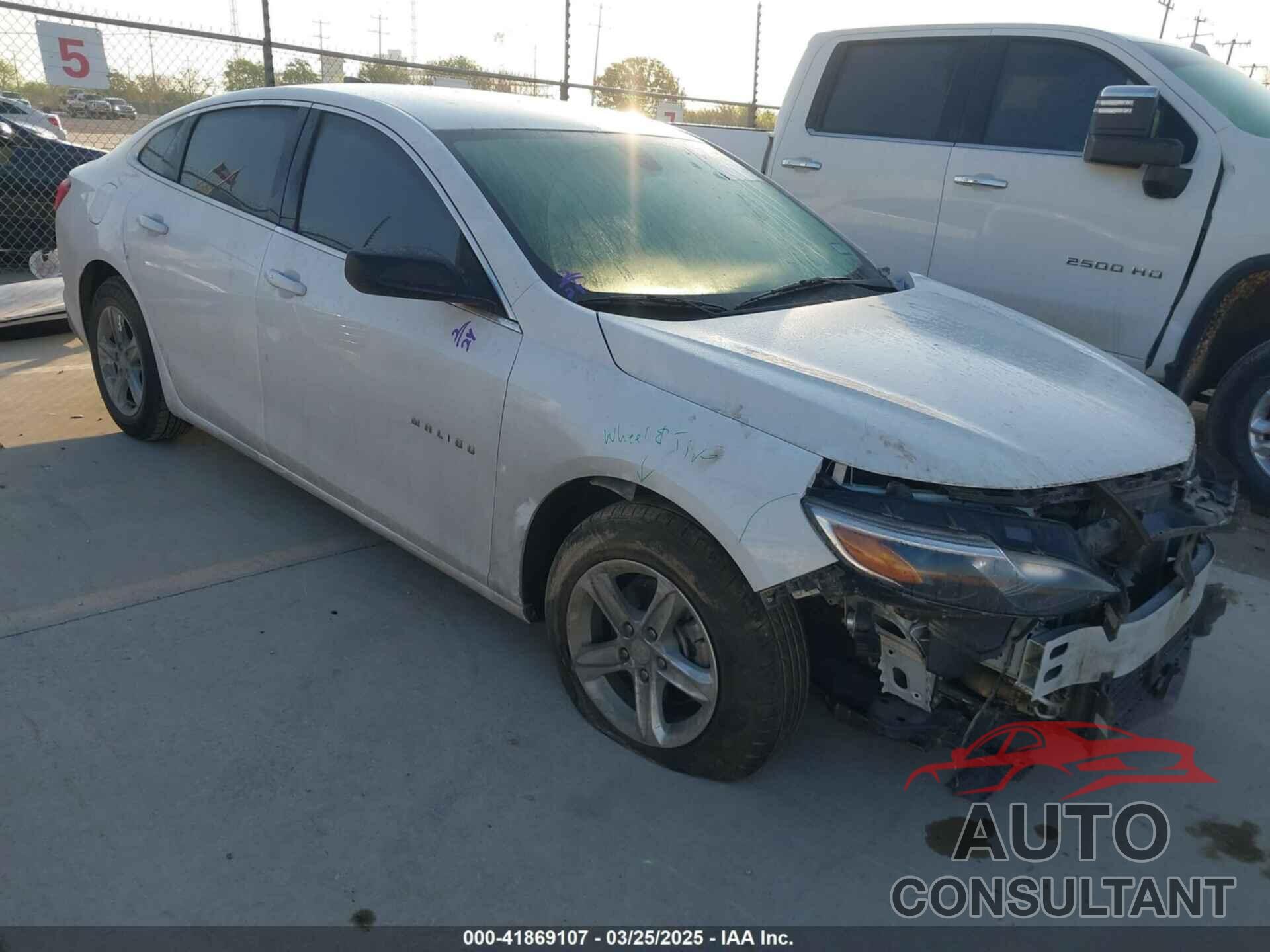 CHEVROLET MALIBU 2019 - 1G1ZB5STXKF216016