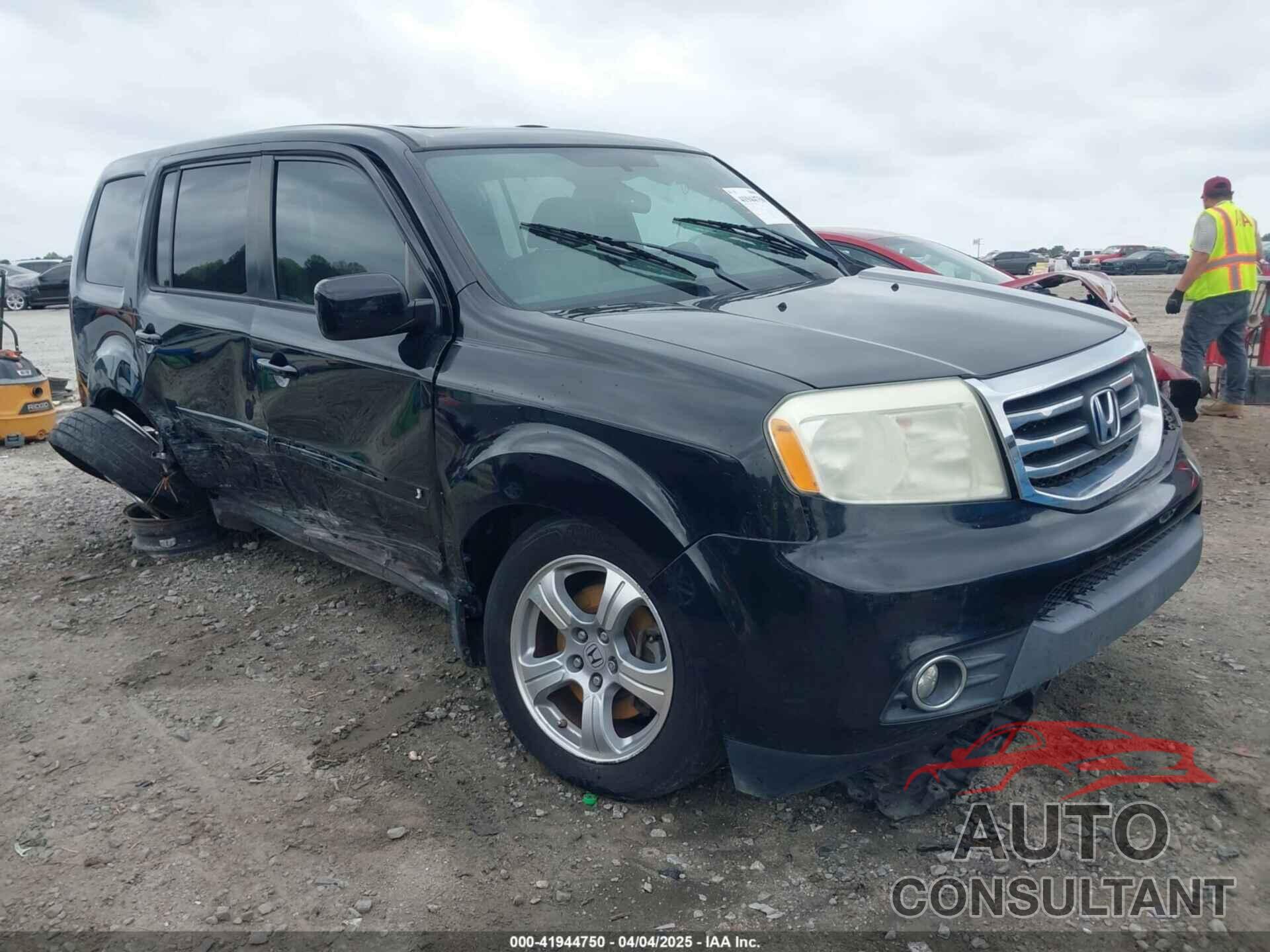 HONDA PILOT 2015 - 5FNYF3H56FB010576