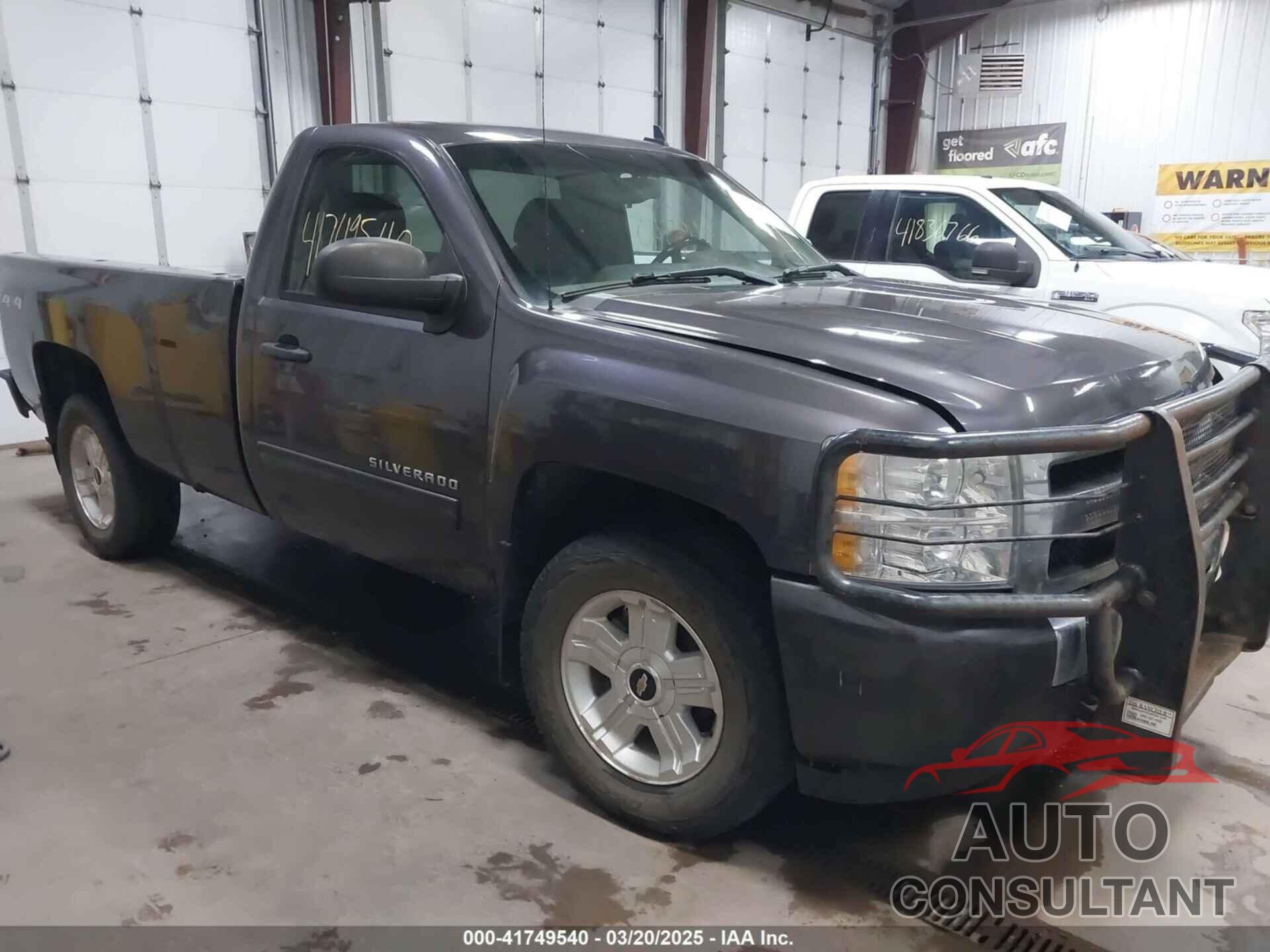 CHEVROLET SILVERADO 1500 2011 - 1GCNKSEAXBF125164