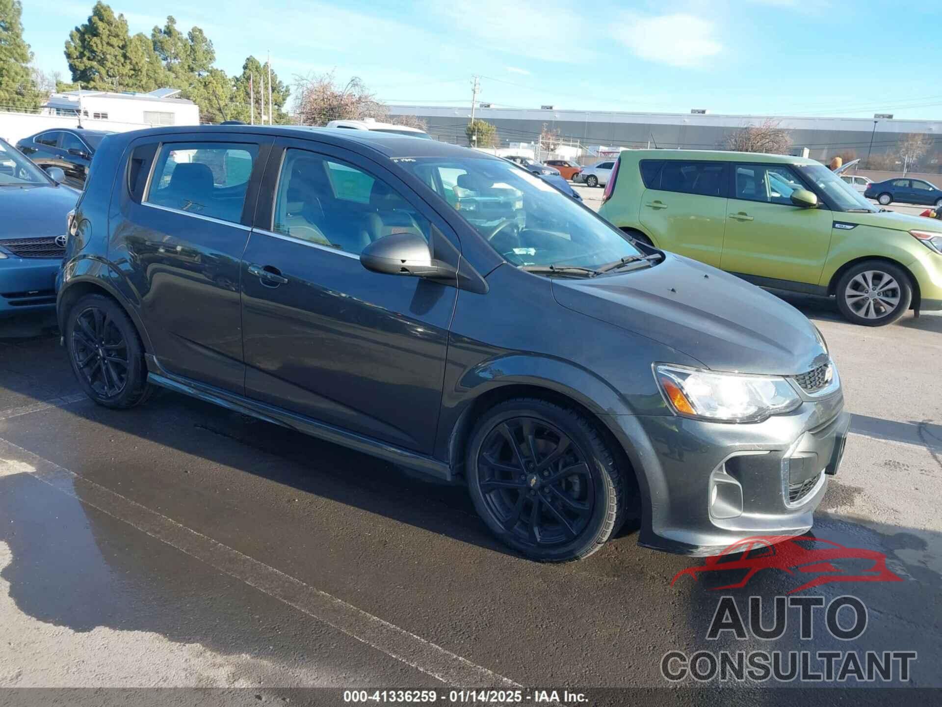 CHEVROLET SONIC 2017 - 1G1JF6SB2H4162021