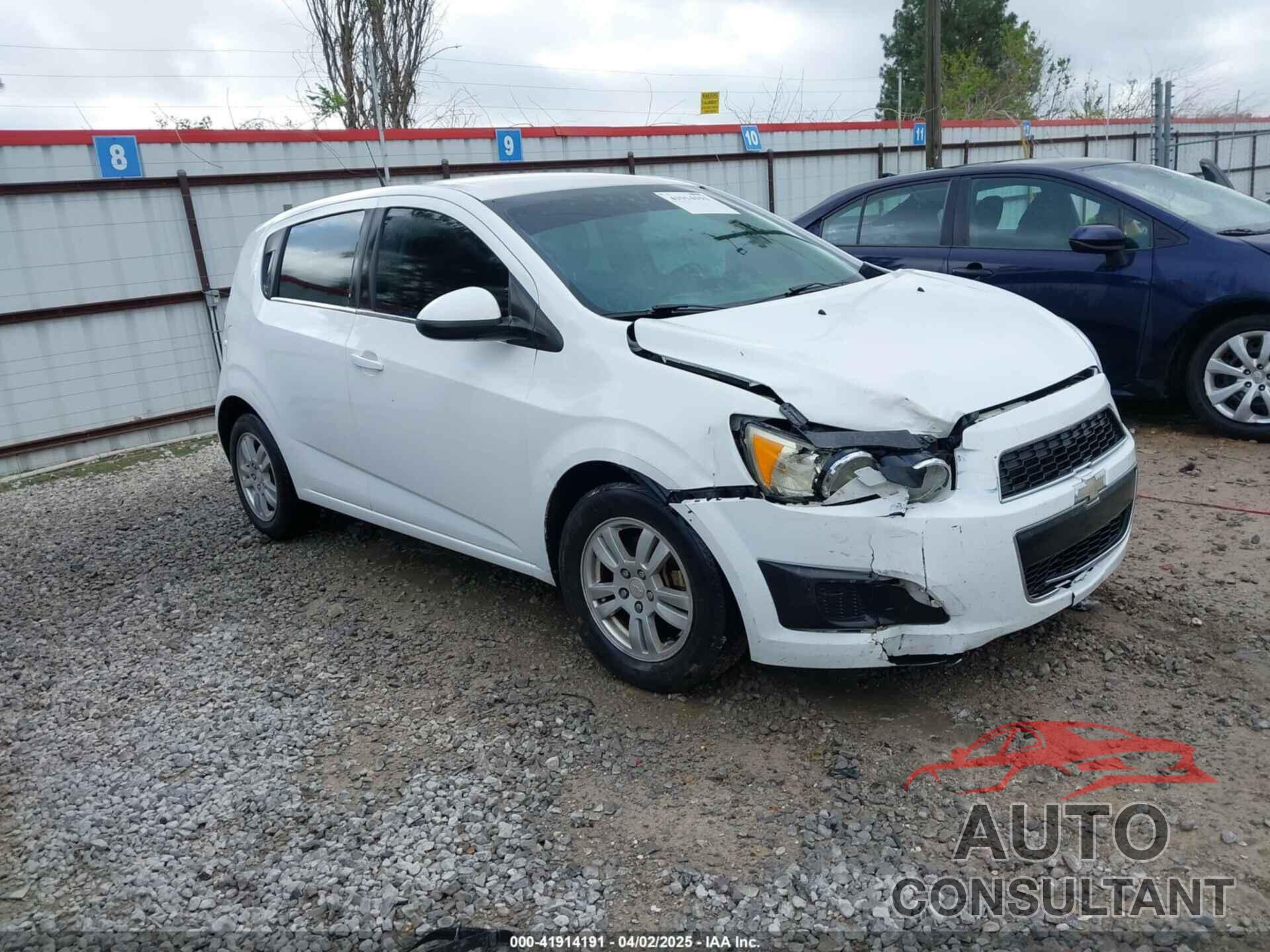 CHEVROLET SONIC 2014 - 1G1JC6SH5E4107572