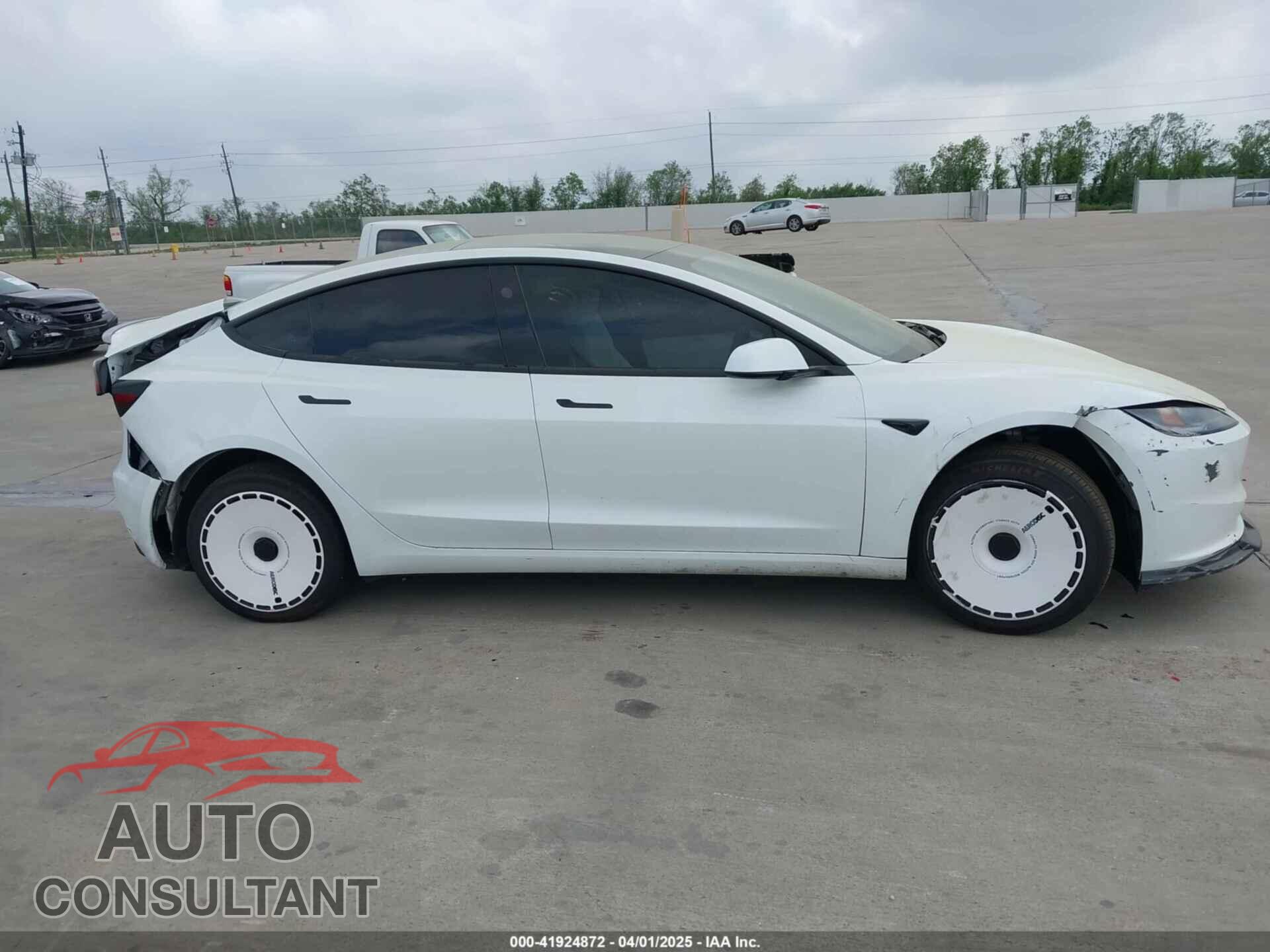 TESLA MODEL 3 2024 - 5YJ3E1EA4RF865607