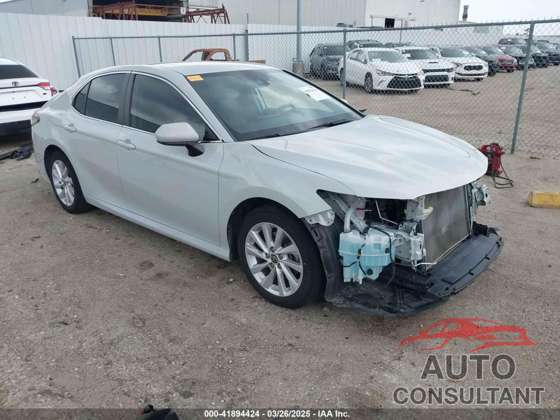 TOYOTA CAMRY 2022 - 4T1C11AK9NU005421
