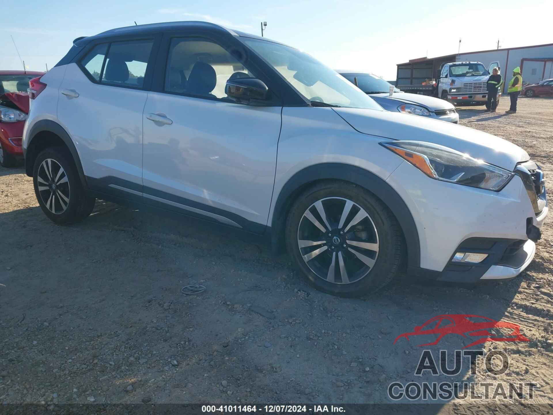 NISSAN KICKS 2018 - 3N1CP5CU1JL545913