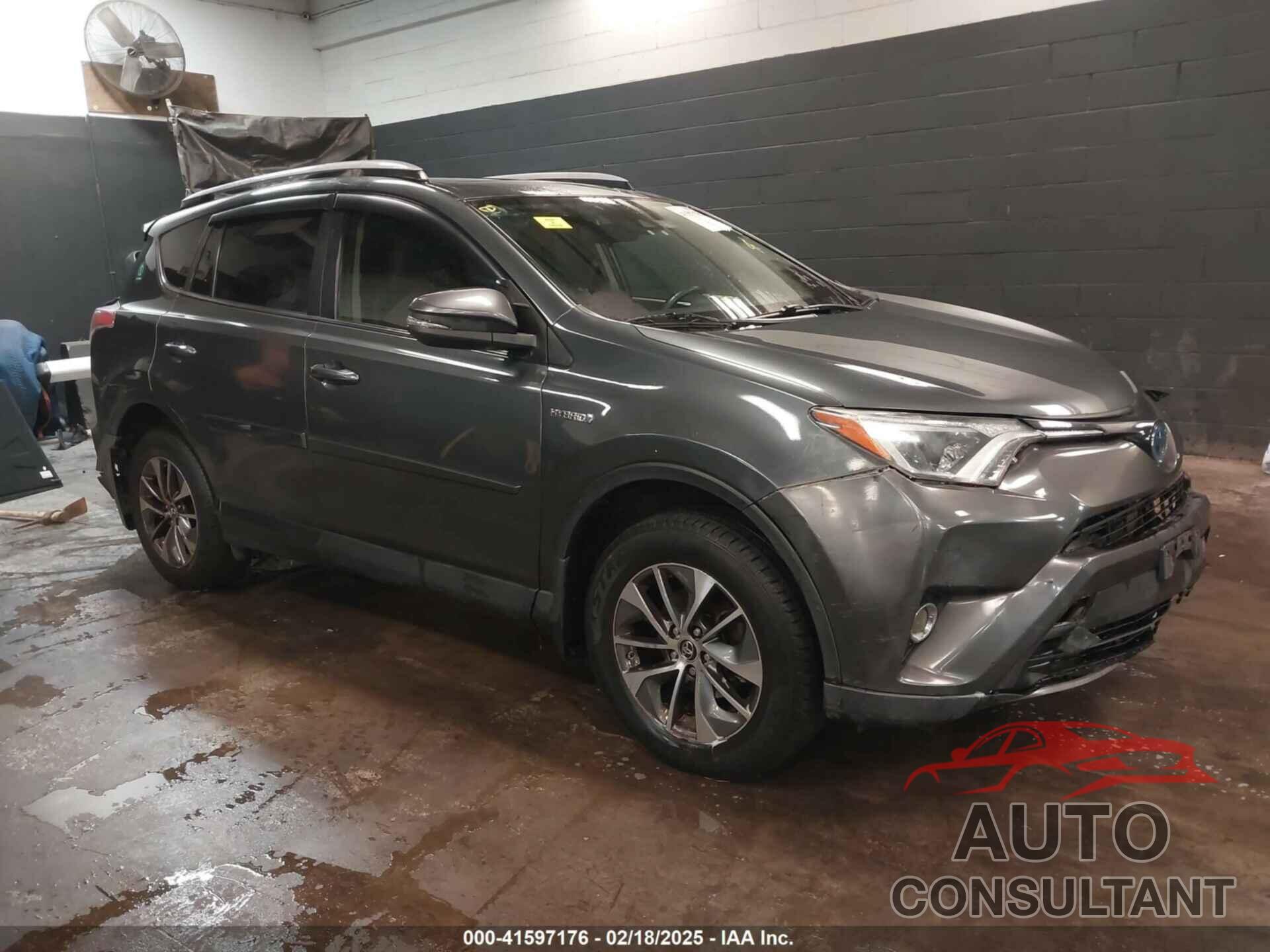 TOYOTA RAV4 HYBRID 2018 - JTMRJREV4JD210561