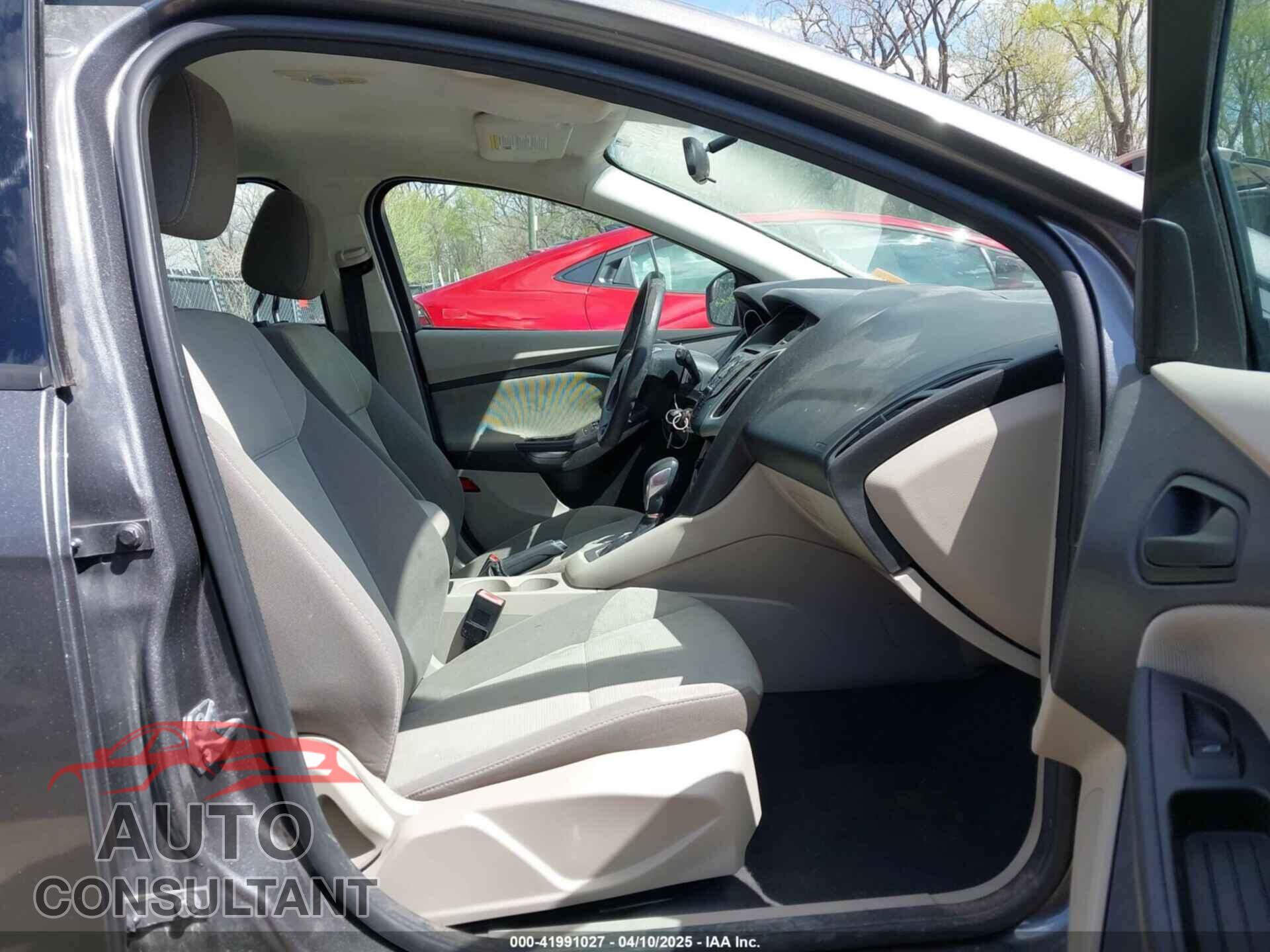 FORD FOCUS 2012 - 1FAHP3K23CL366574
