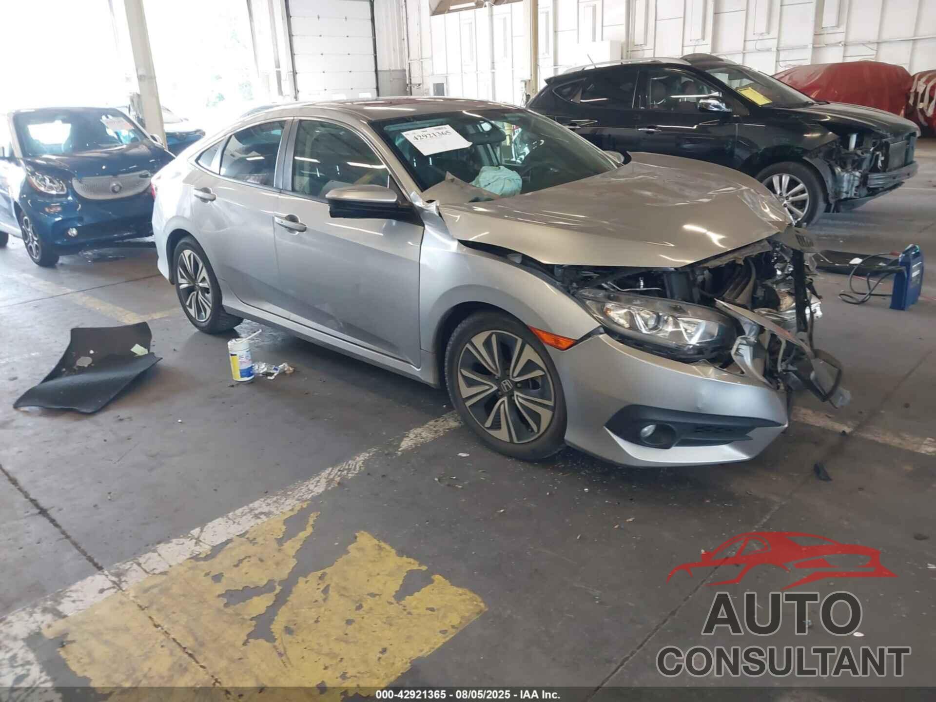HONDA CIVIC 2018 - JHMFC1F38JX016107