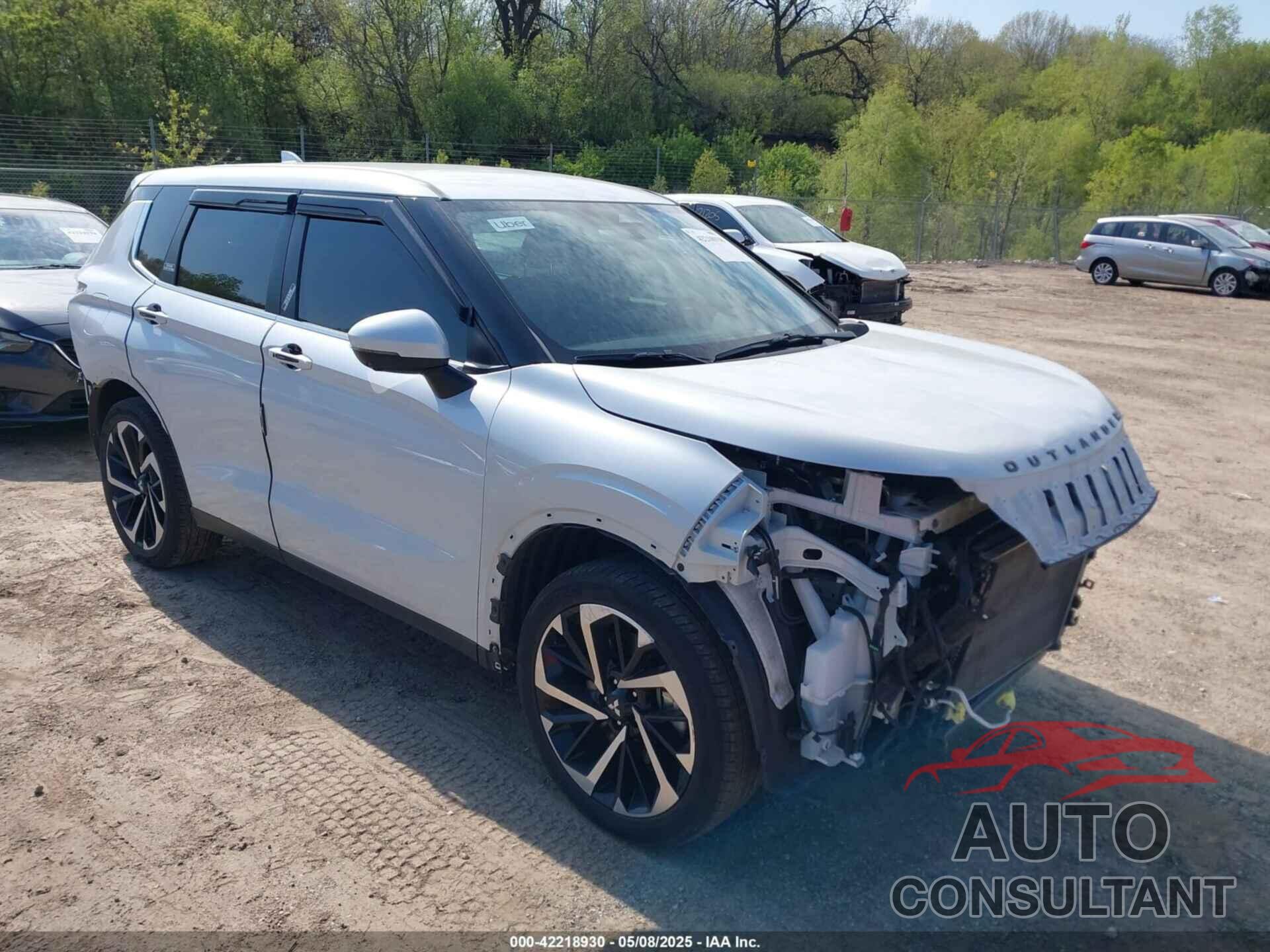 MITSUBISHI OUTLANDER 2023 - JA4J3UA87PZ013335