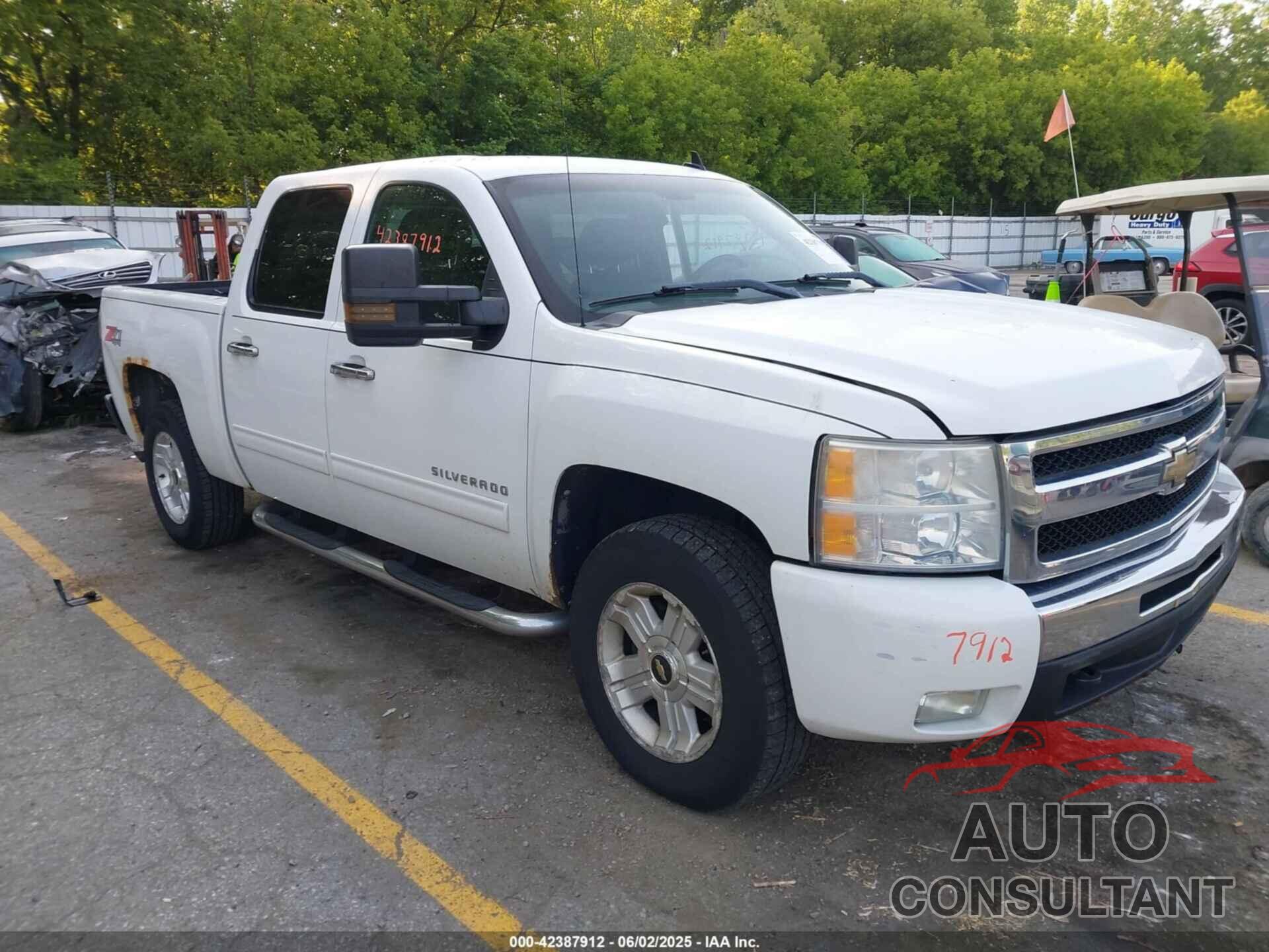 CHEVROLET SILVERADO 1500 2011 - 1GCPKSE33BF226038