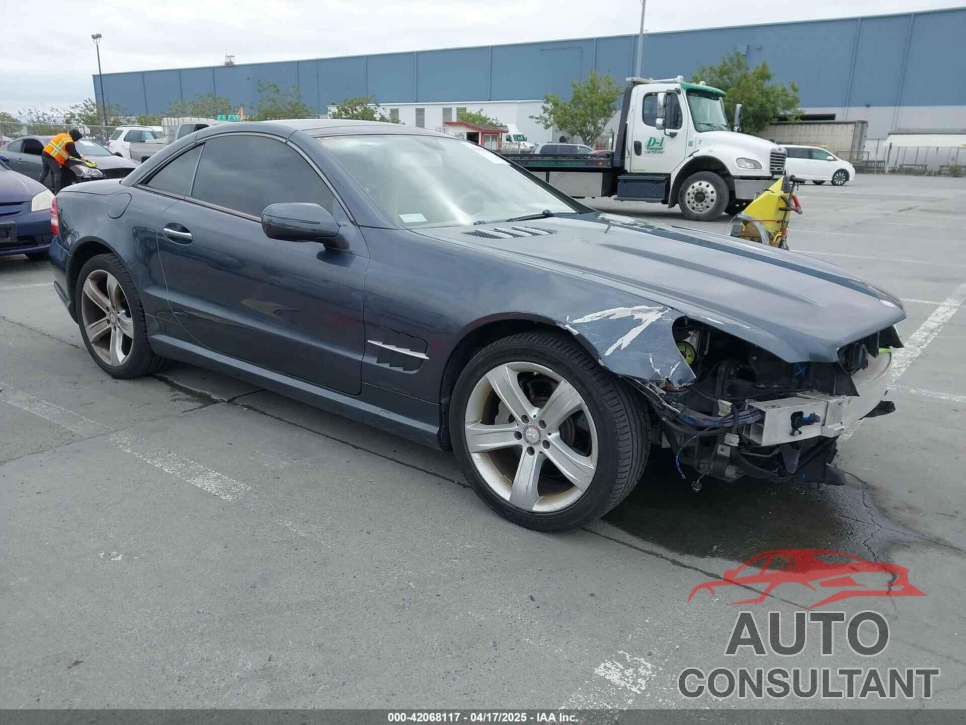 MERCEDES-BENZ SL 550 2009 - WDBSK71F59F142318