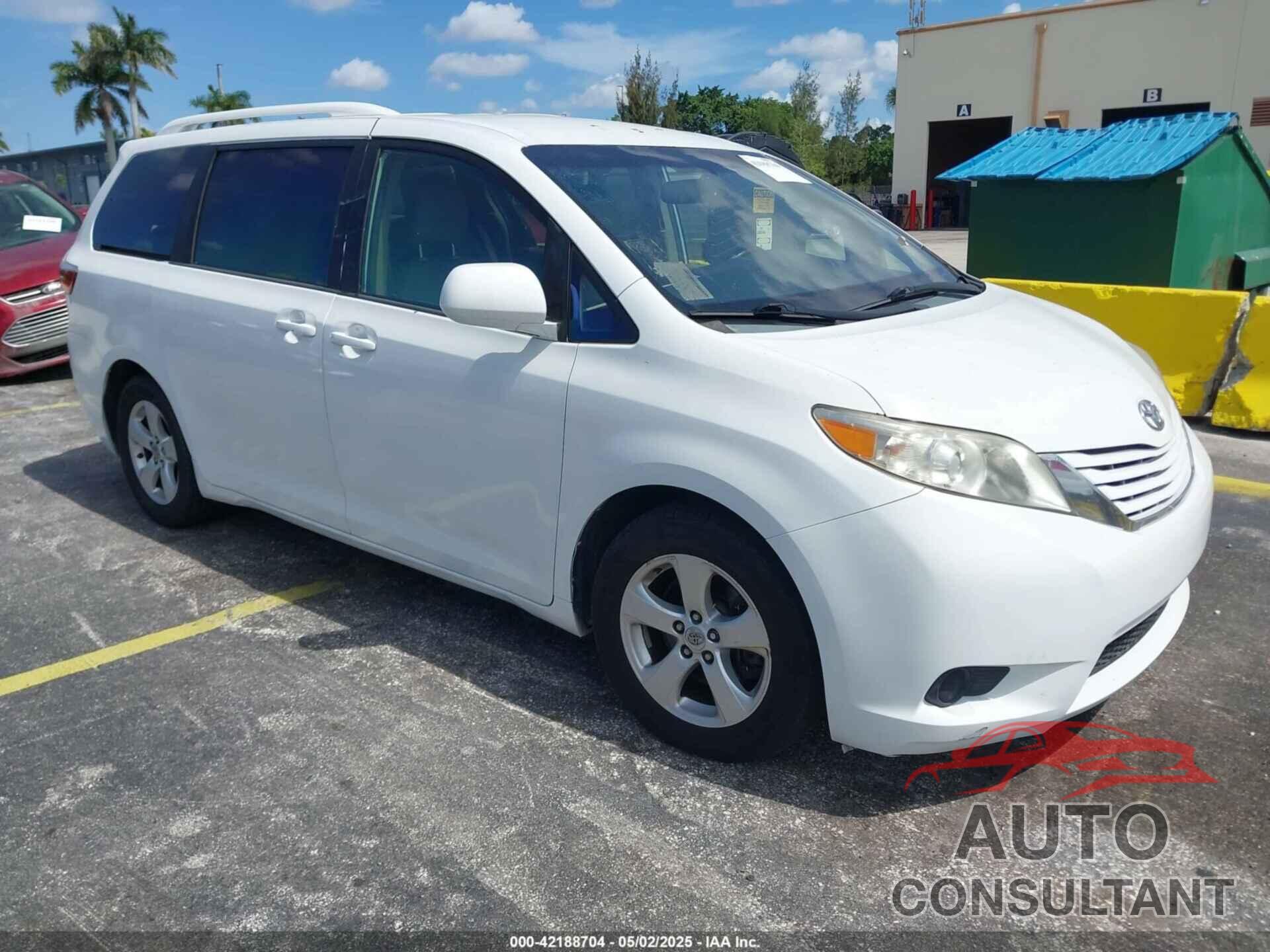 TOYOTA SIENNA 2015 - 5TDKK3DC4FS628853