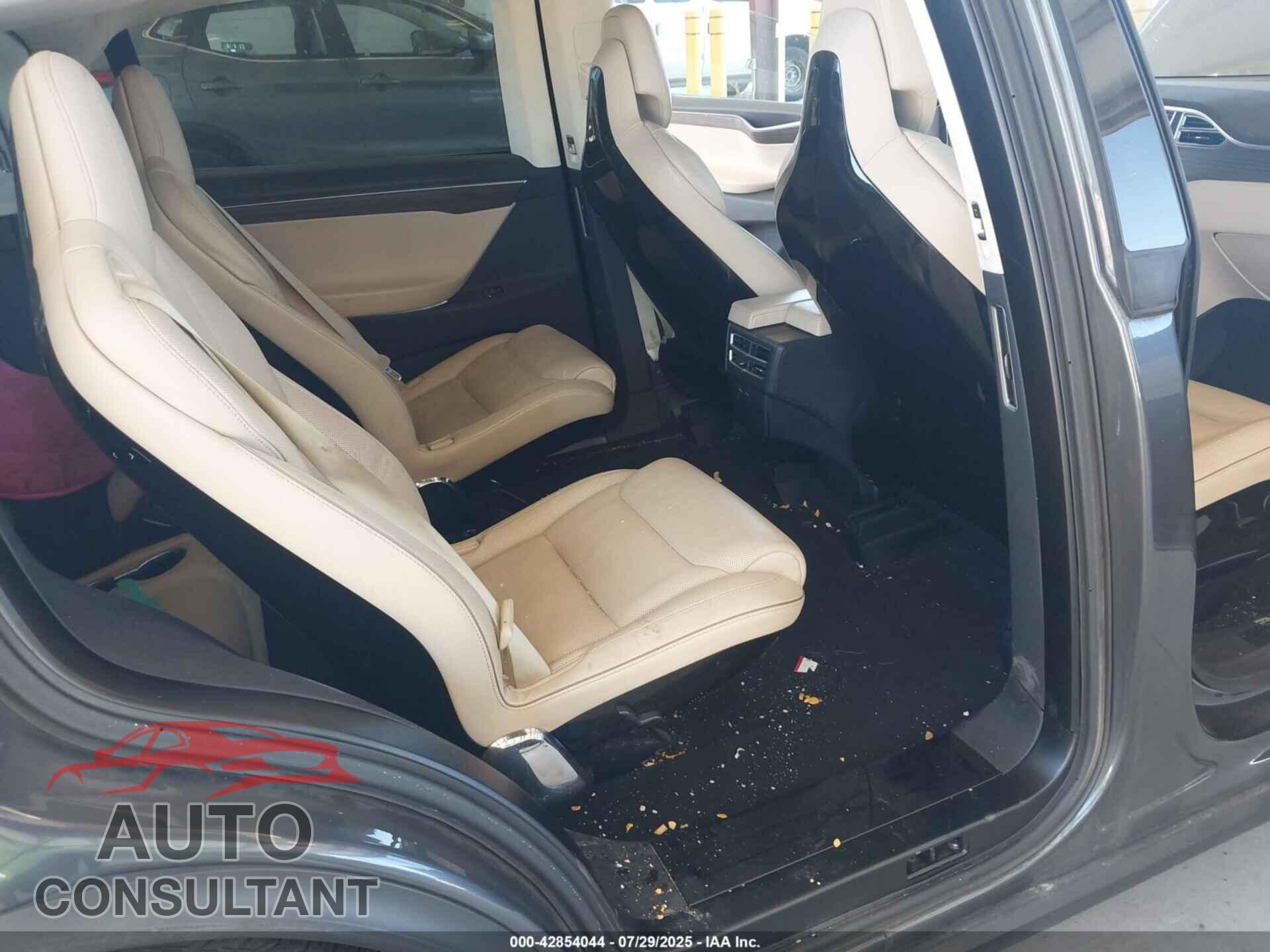 TESLA MODEL X 2016 - 5YJXCBE21GF003545