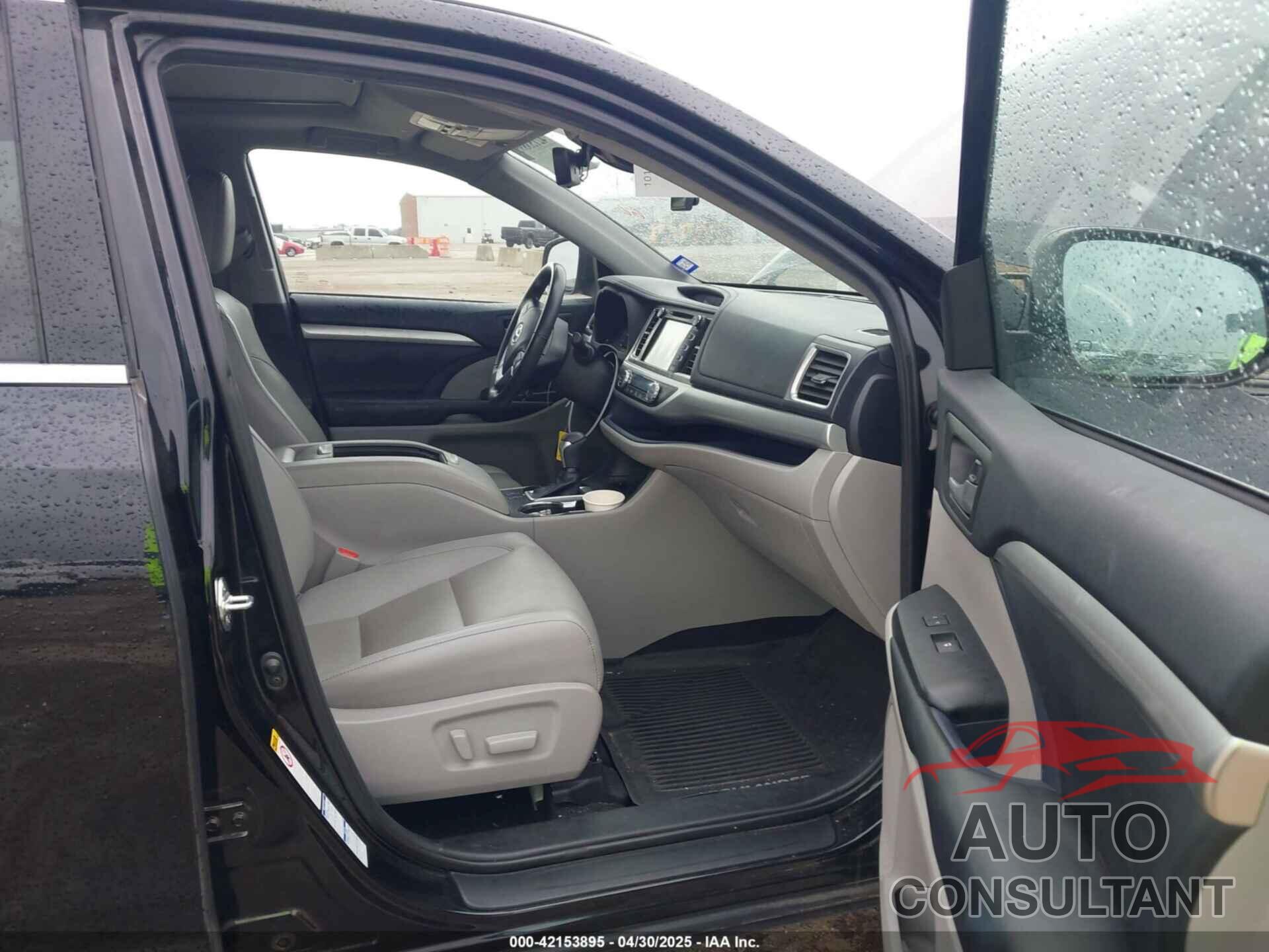 TOYOTA HIGHLANDER 2019 - 5TDJZRFHXKS573838