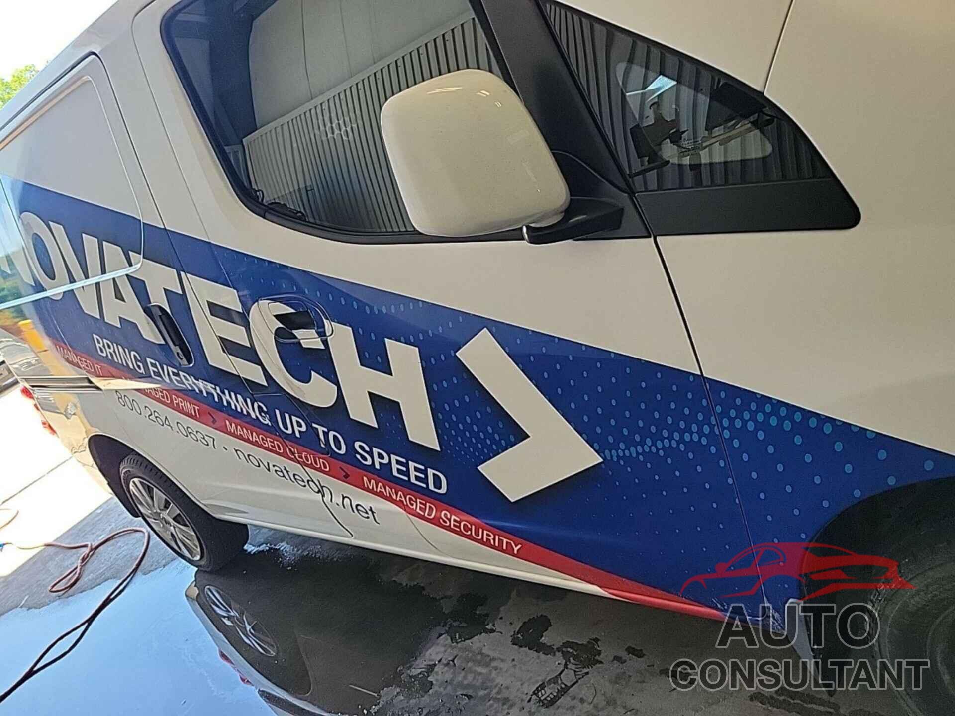 NISSAN NV200 2017 - 3N6CM0KN2HK696145