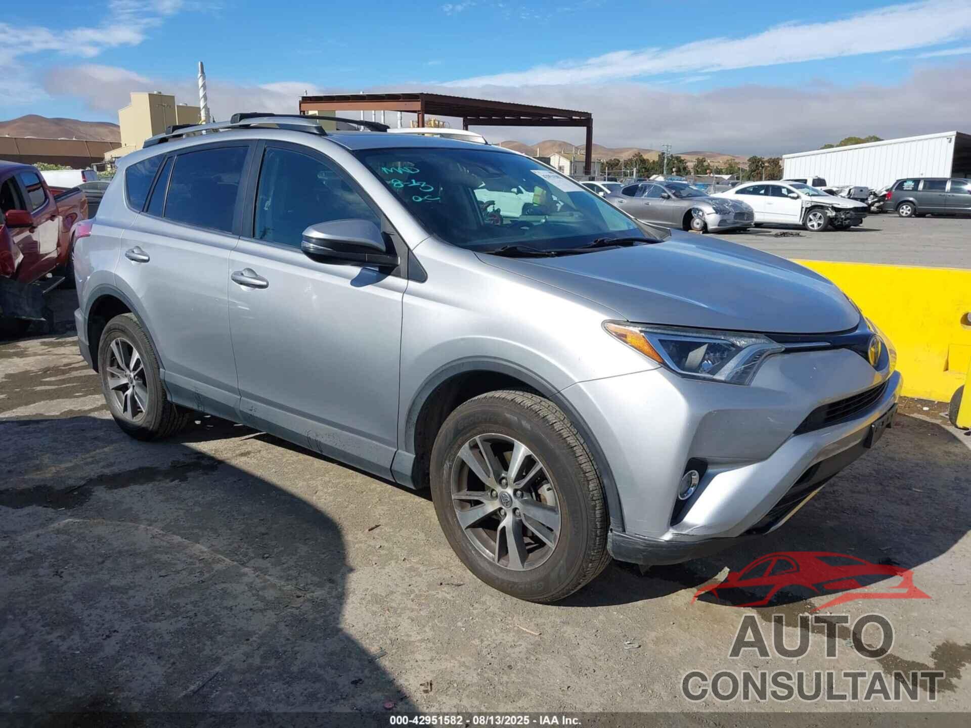 TOYOTA RAV4 2017 - 2T3RFREVXHW575454