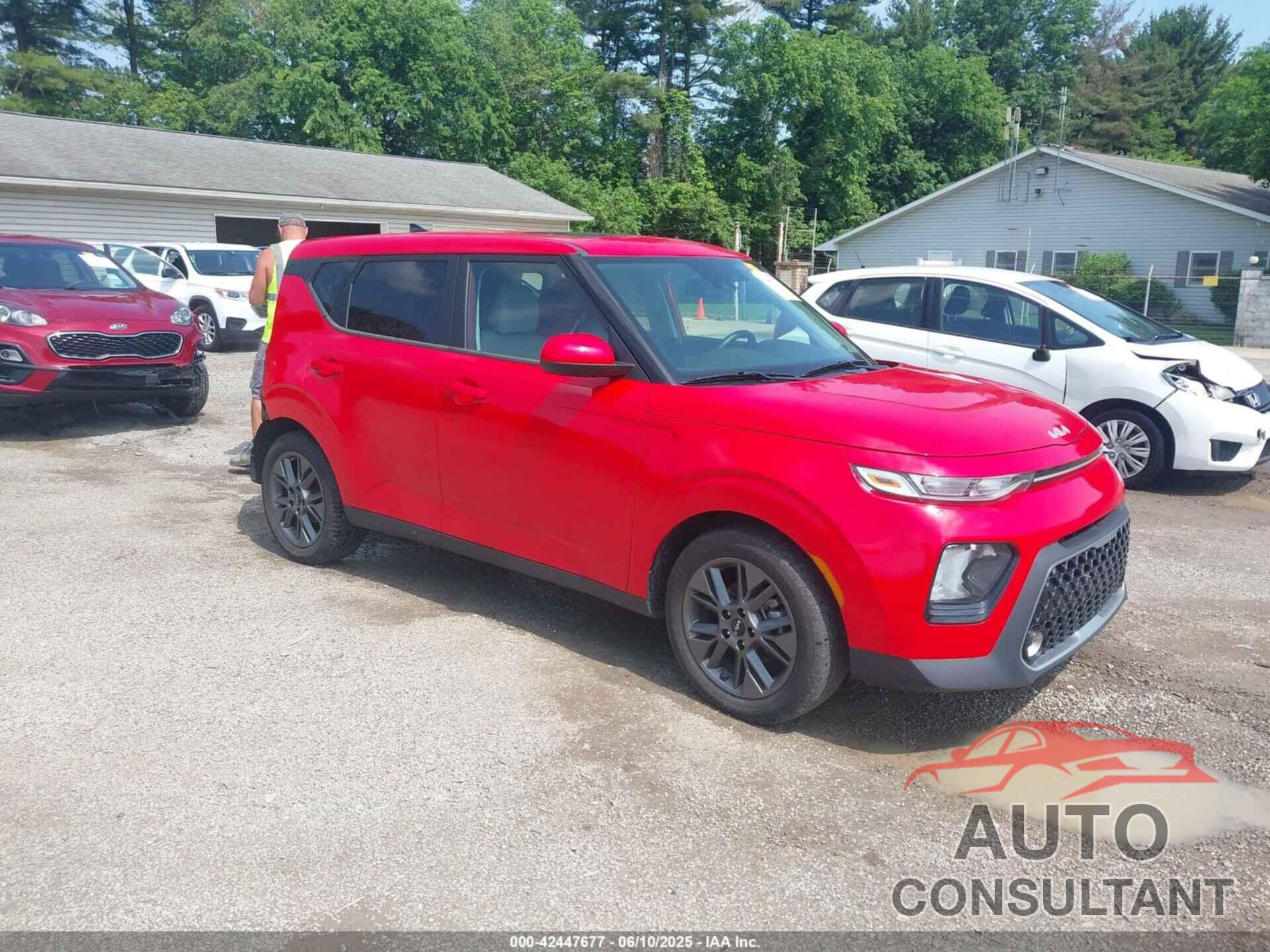 KIA SOUL 2022 - KNDJ33AU1N7155766