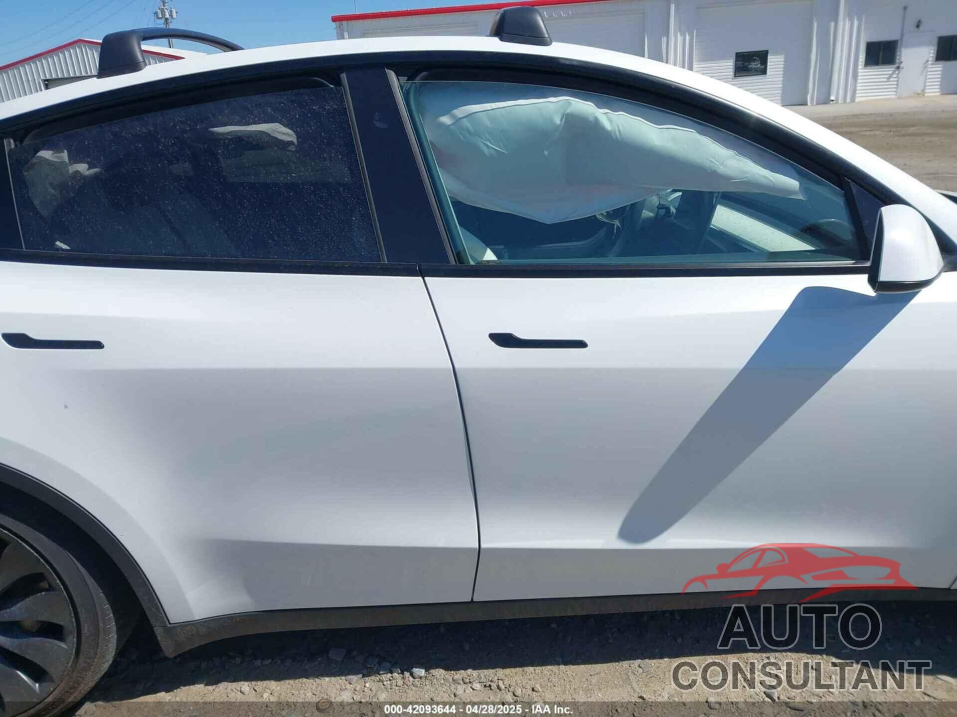 TESLA MODEL Y 2023 - 7SAYGDEF2PF858782