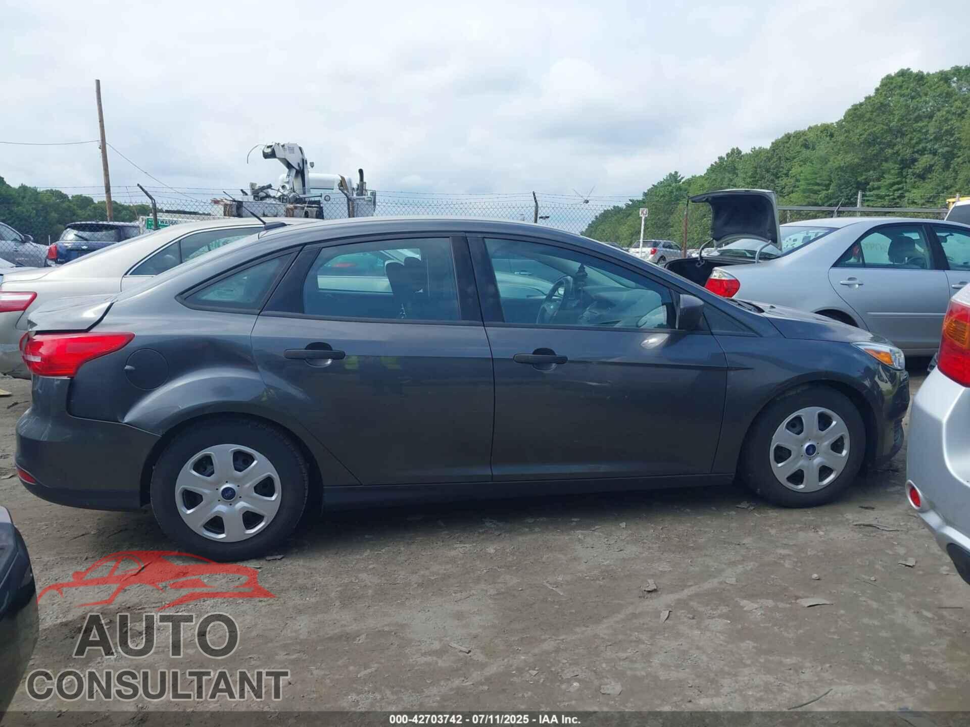 FORD FOCUS 2016 - 1FADP3E25GL367452