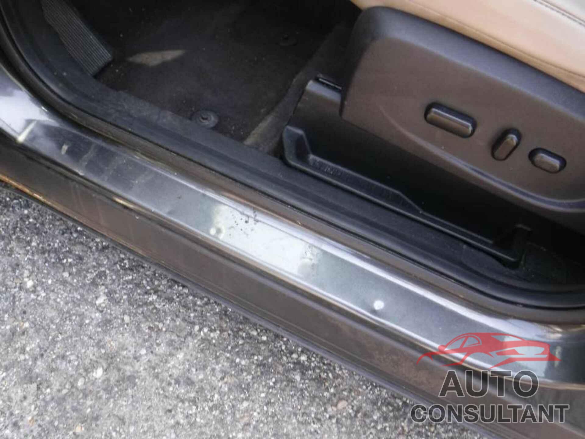 FORD ESCAPE 2019 - 1FMCU9HD5KUC07648