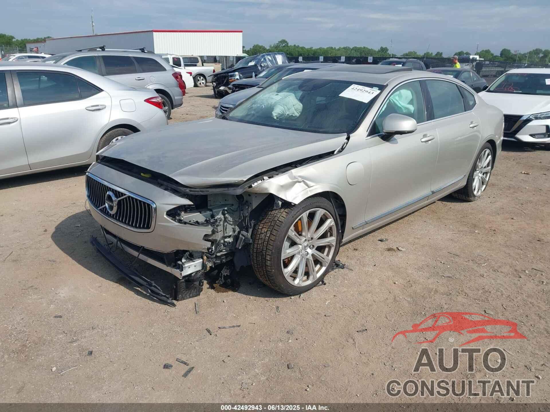 VOLVO S90 HYBRID 2018 - LVYBR0AL4JP046116
