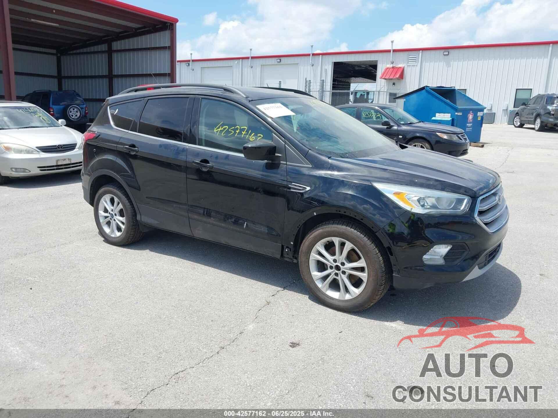 FORD ESCAPE 2017 - 1FMCU0GD4HUC76482