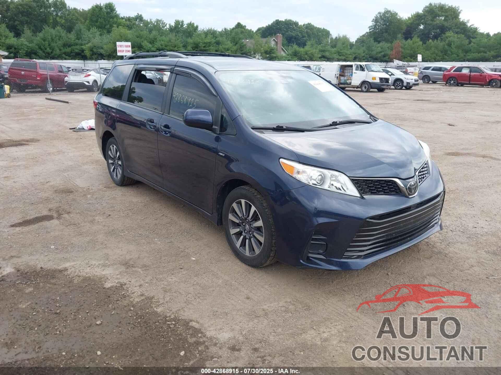 TOYOTA SIENNA 2018 - 5TDJZ3DC2JS189135