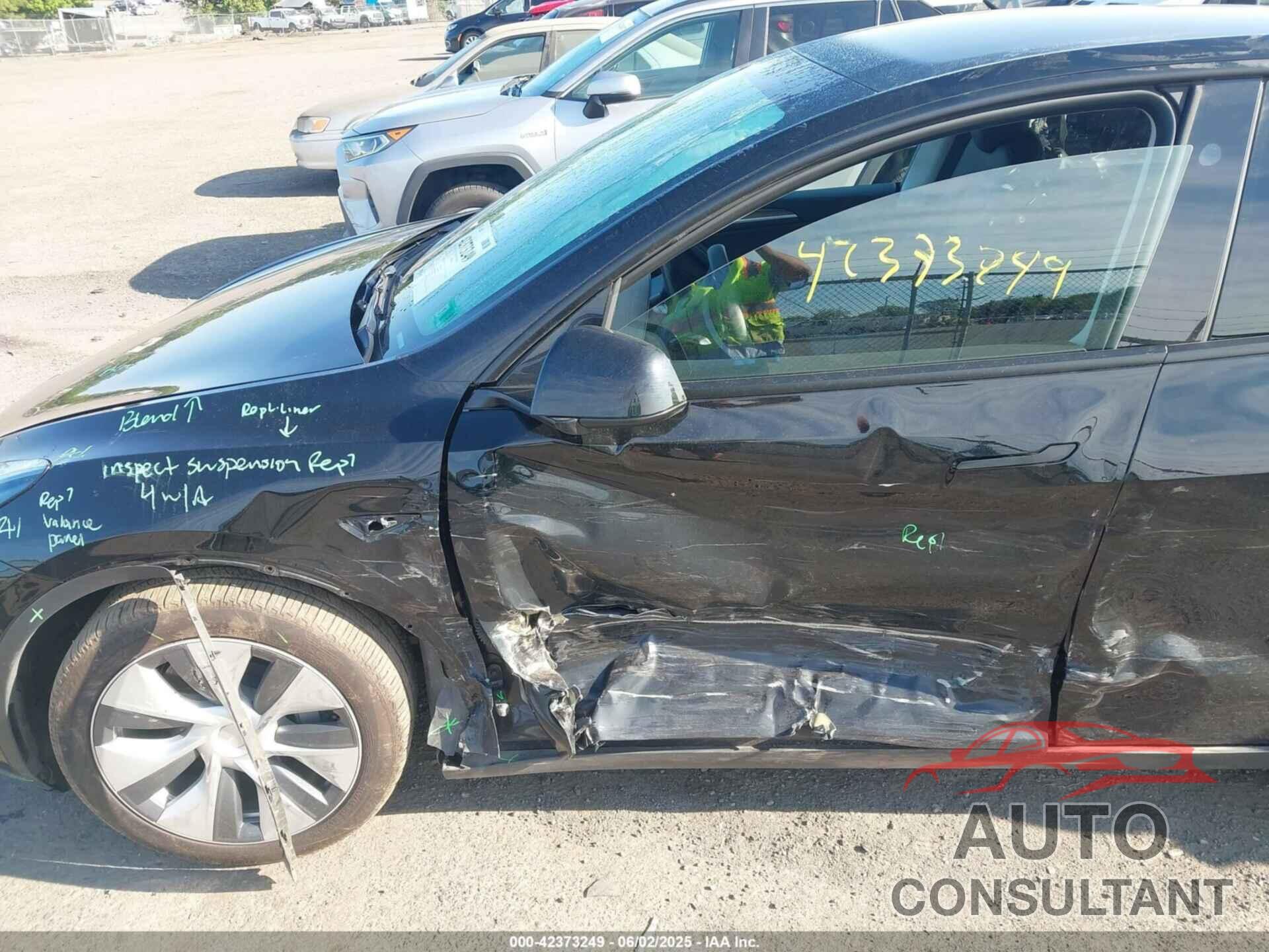 TESLA MODEL Y 2023 - 7SAYGDEE9PA198258